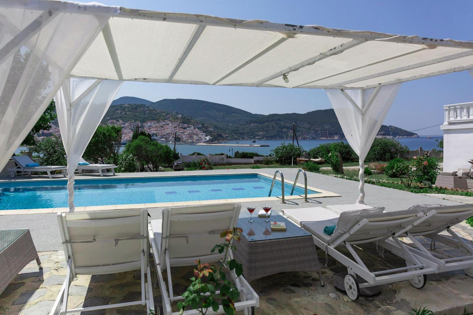 Villa Karavos Waterfront