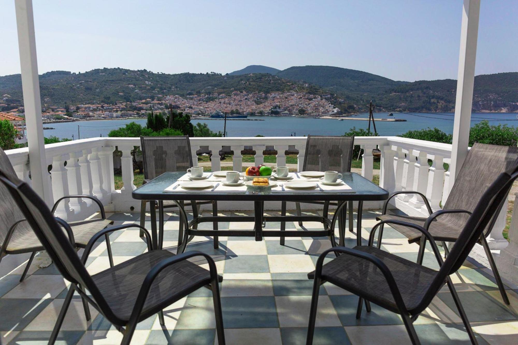 Karavos Waterfront Villa