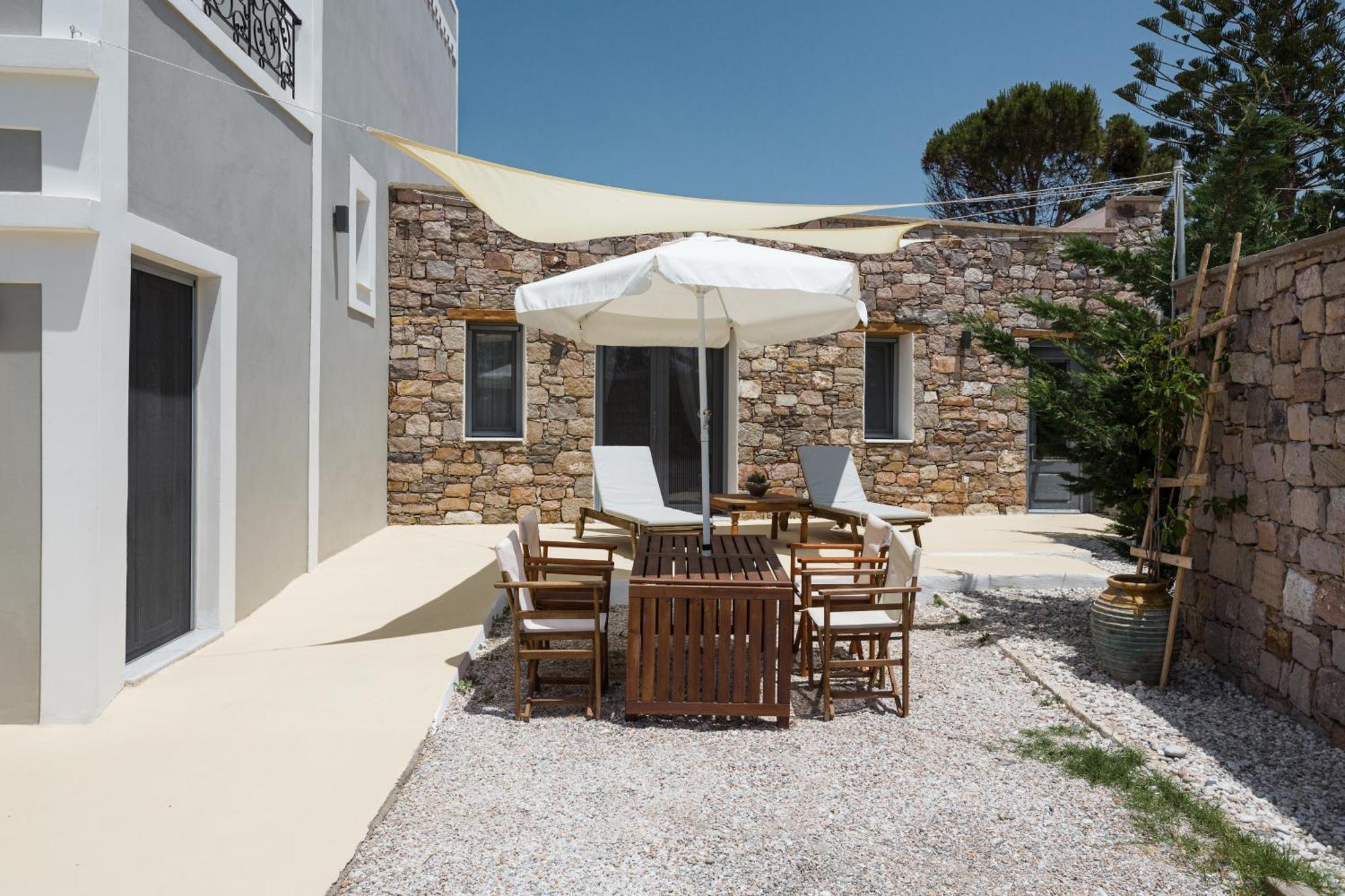 Mavrokastro * Adamantas (Milos)