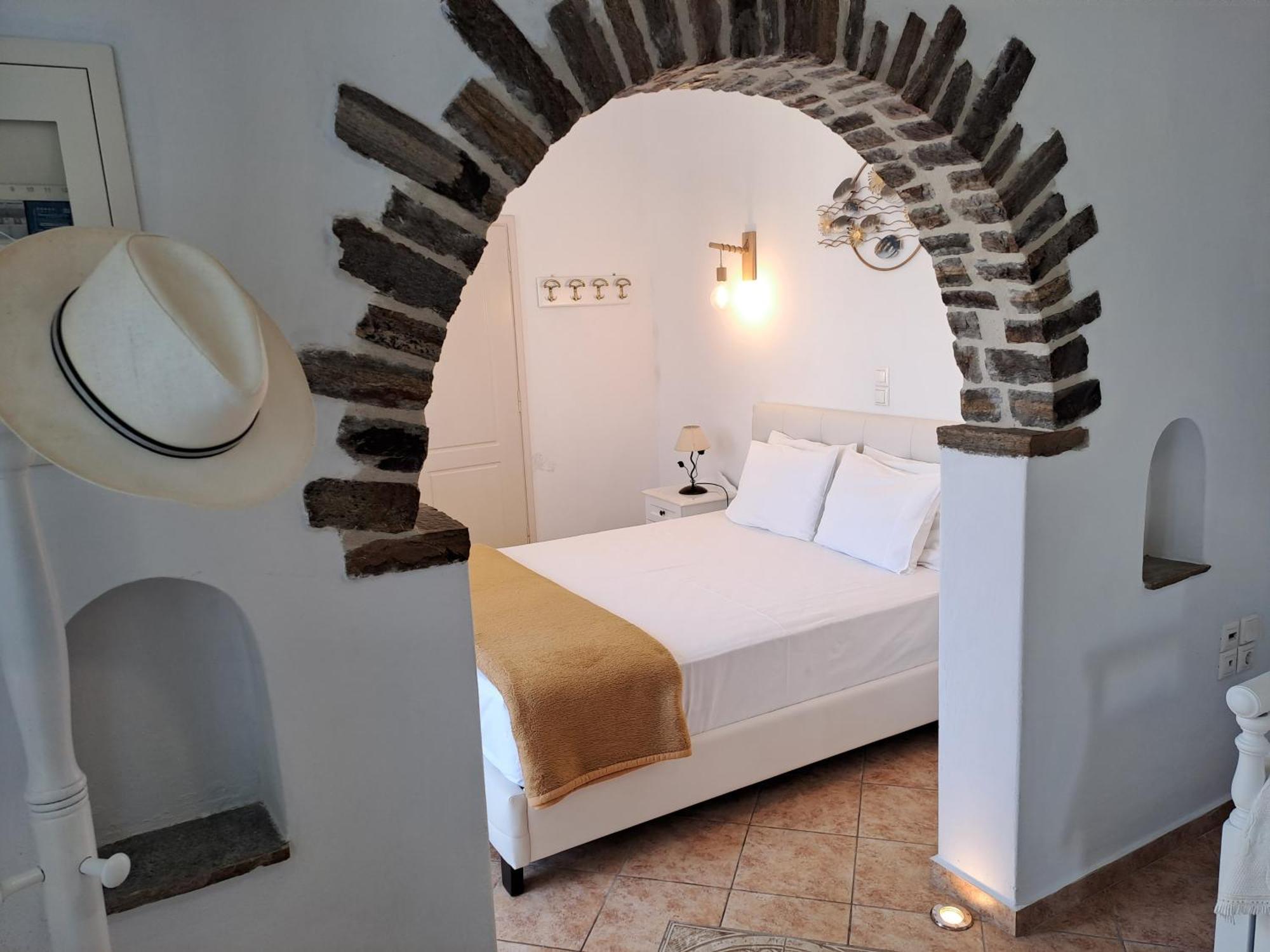 Anixis 2* Naxos City