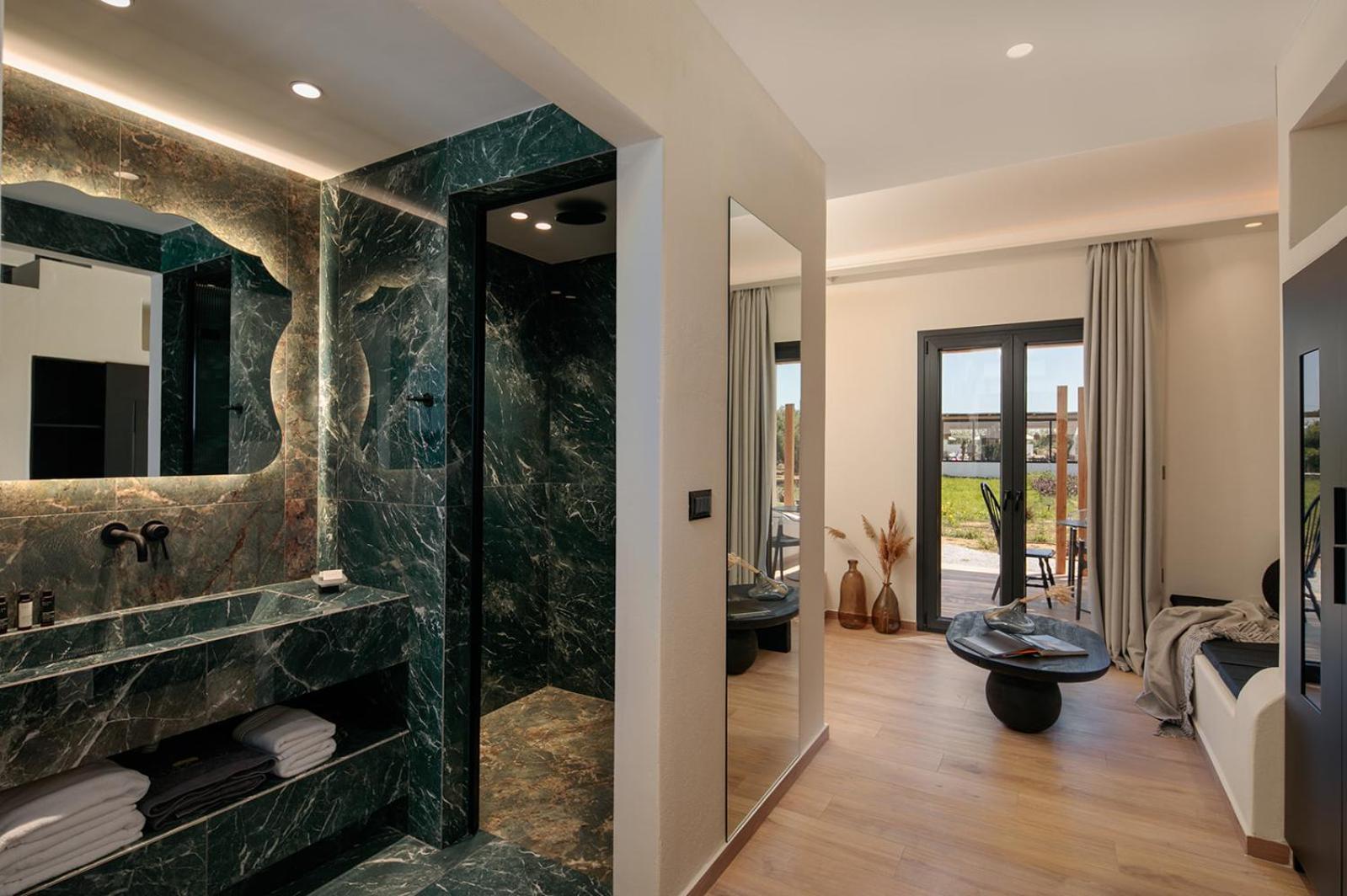 Apartment Iphimedeia Luxury Hotel & Suites