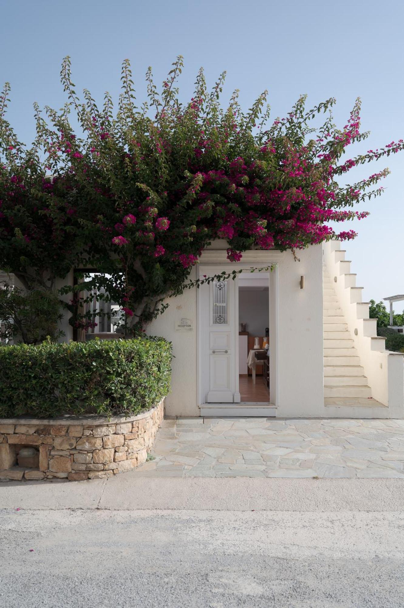 Iliada Villas Aparthotel