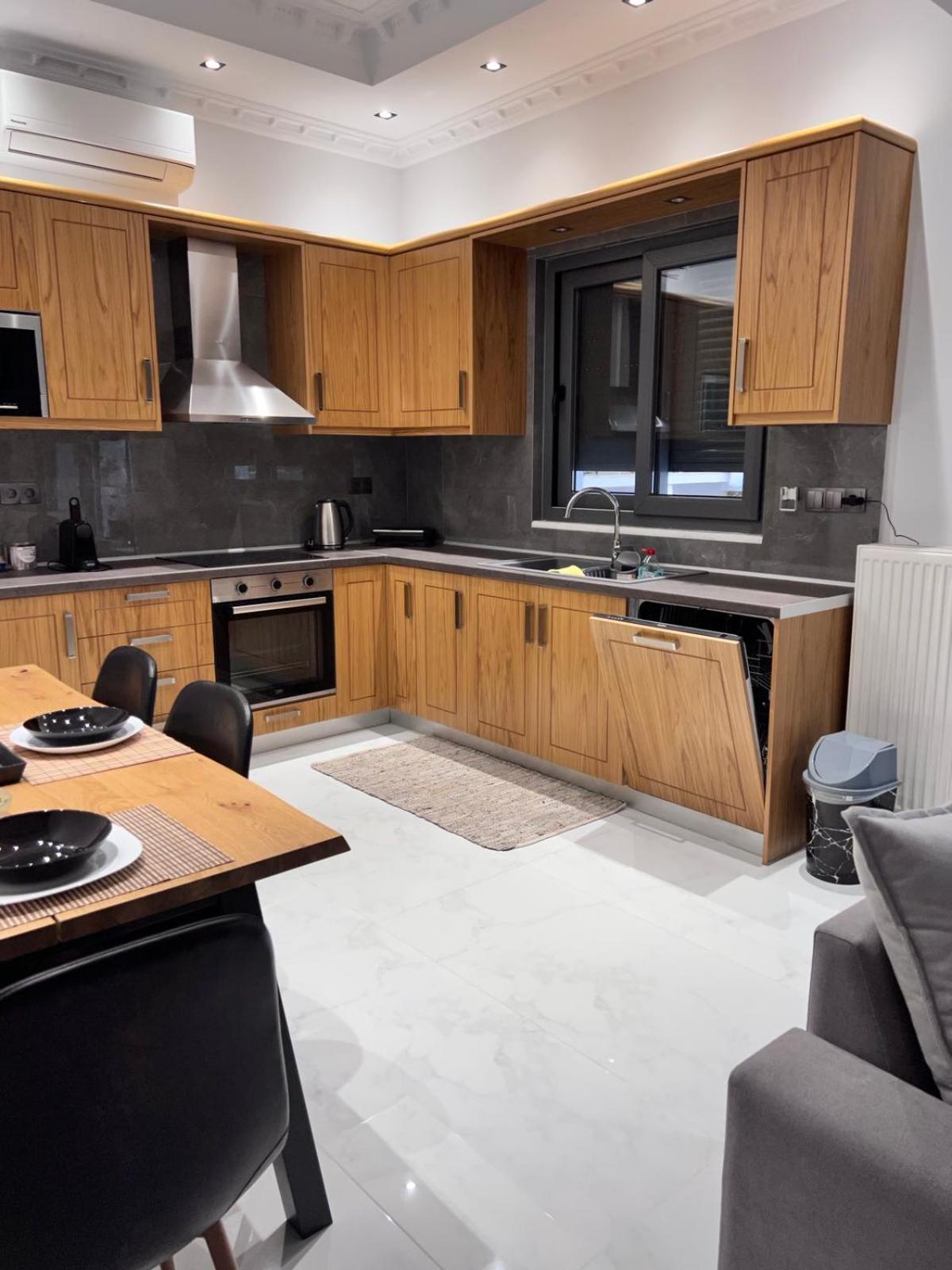 Apartment Kontis' Deluxe Furnished Loutraki (Corinthia)