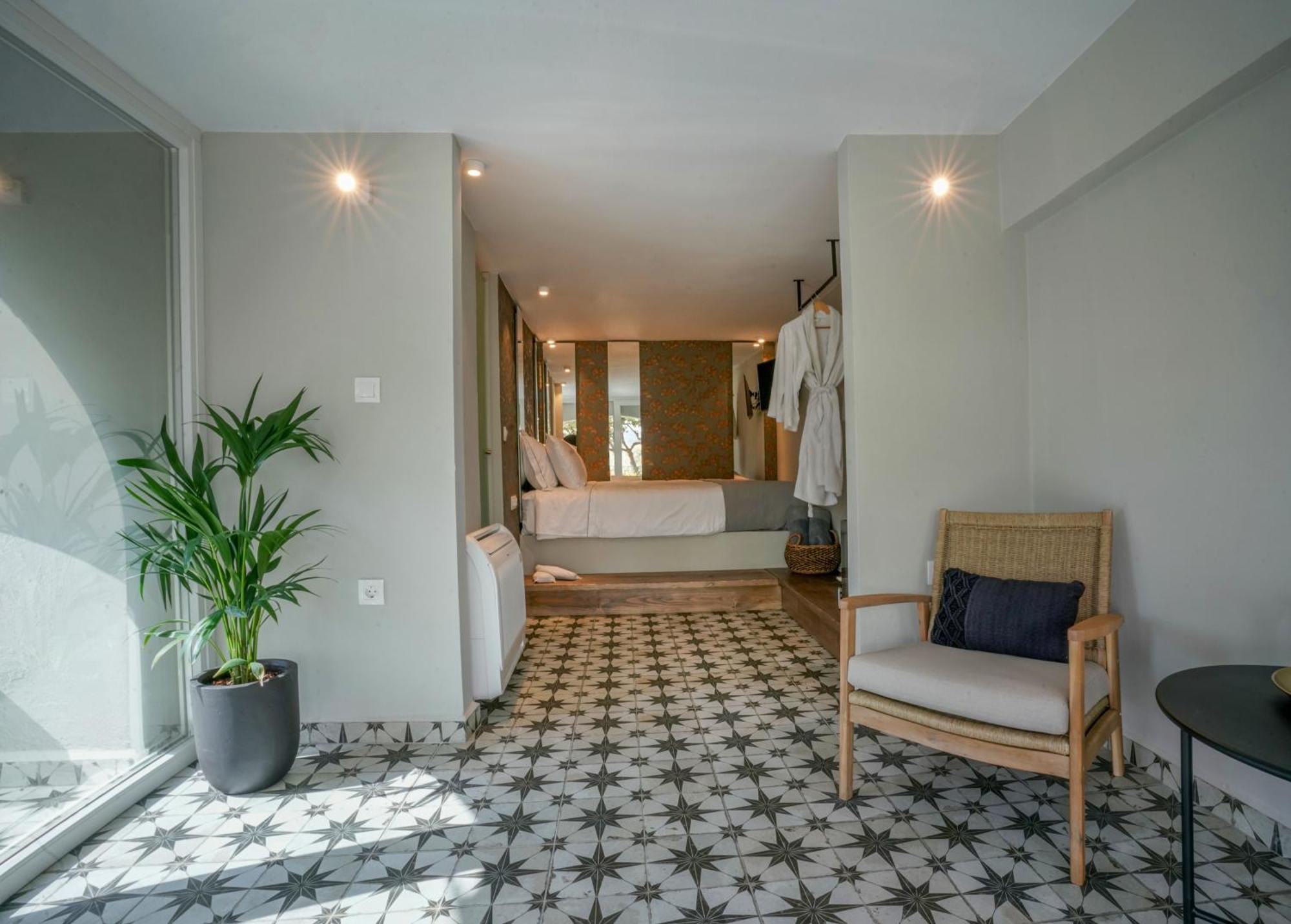 Hotel Pafsilipon 5*