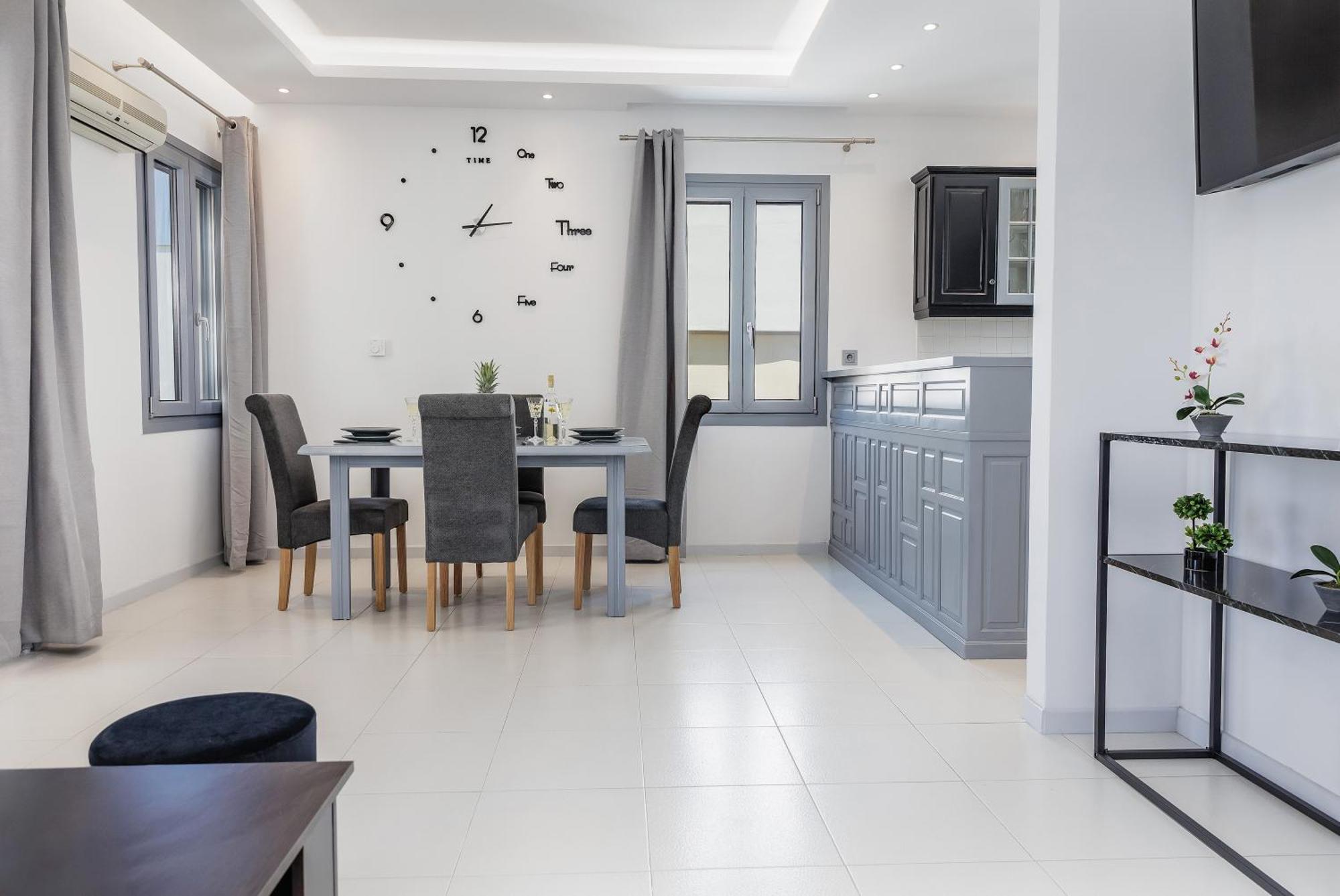 Simos Luxury Apartment