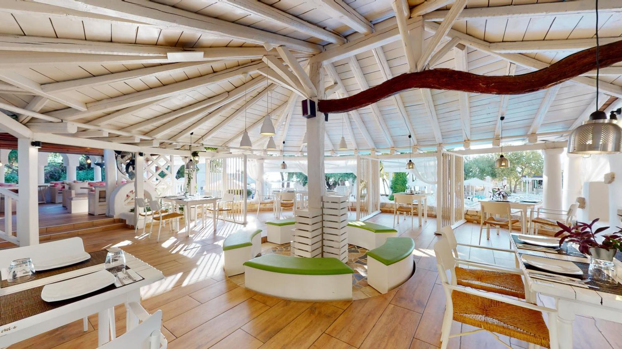 Acrotel Athena 5* Elia Nikitis