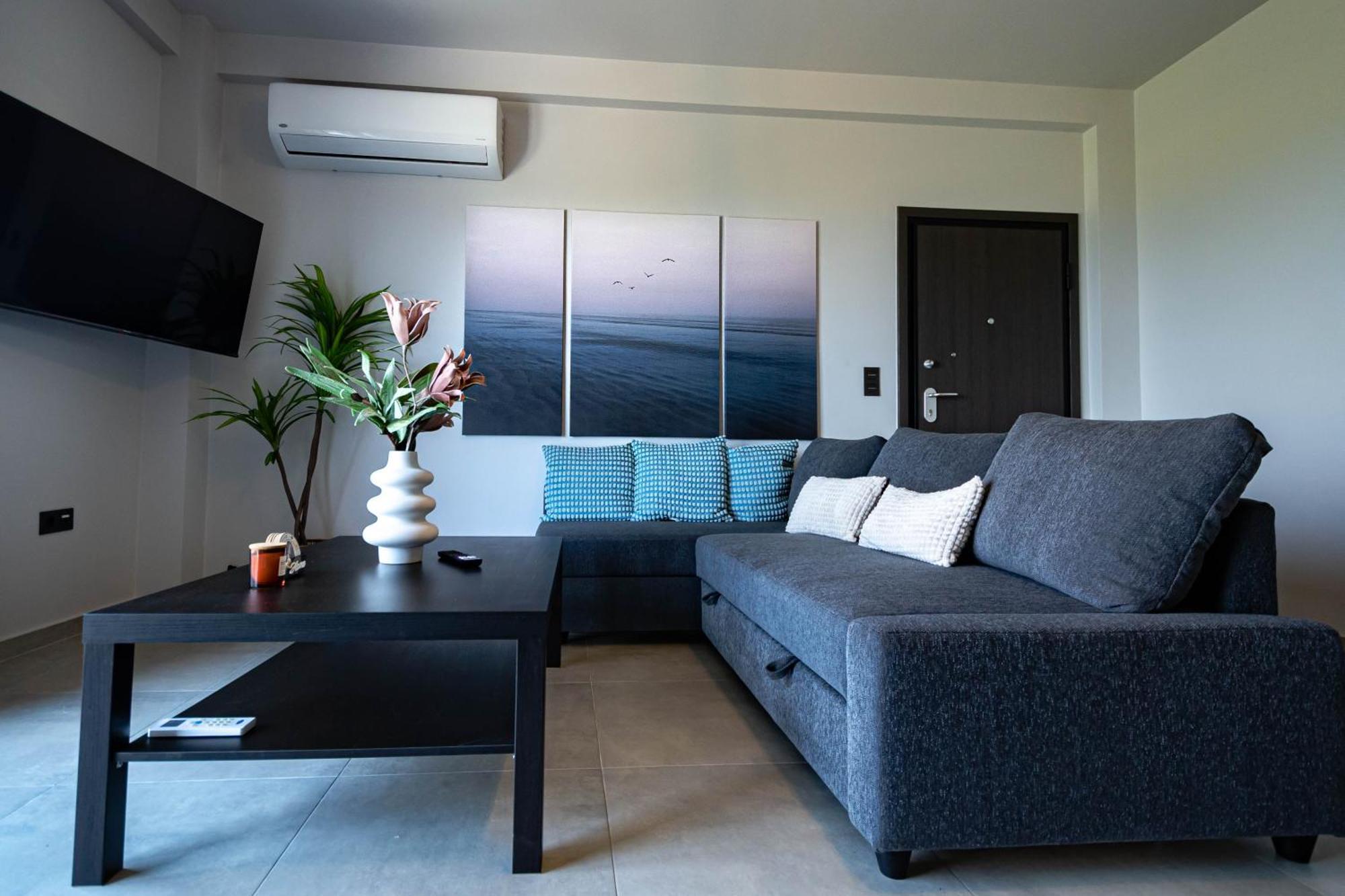 Apartment Marimar Panoramic Retreat: Magnificent Space And Breathtaking Gulf View Kalamata