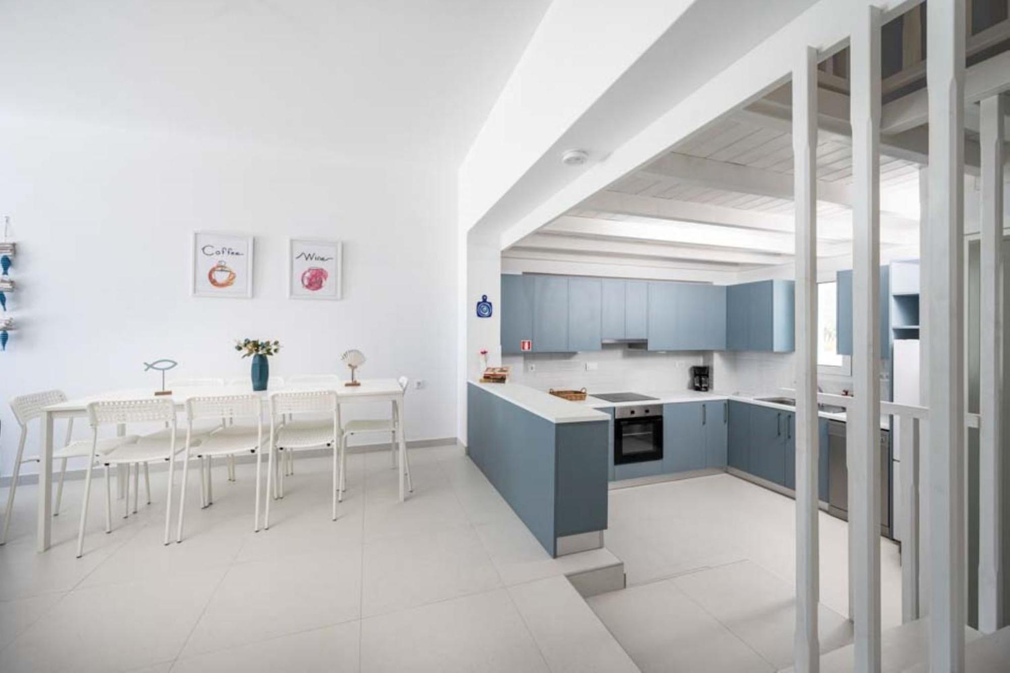 Xenos 7 With A Private Pool Near The Sea *