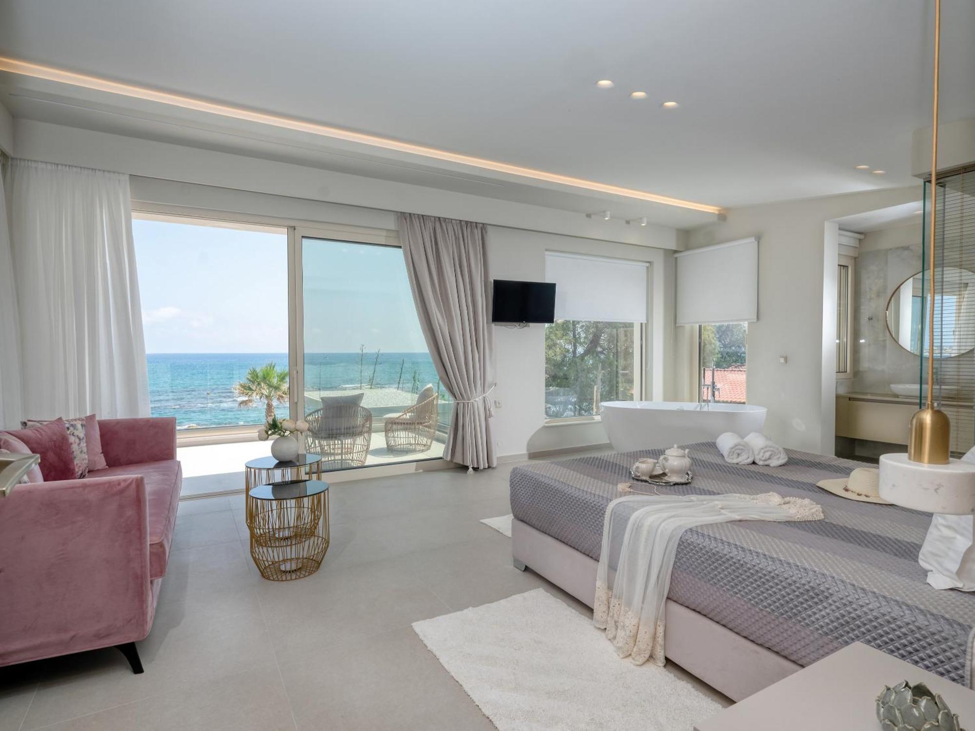 Hersonissos Beach Villa *