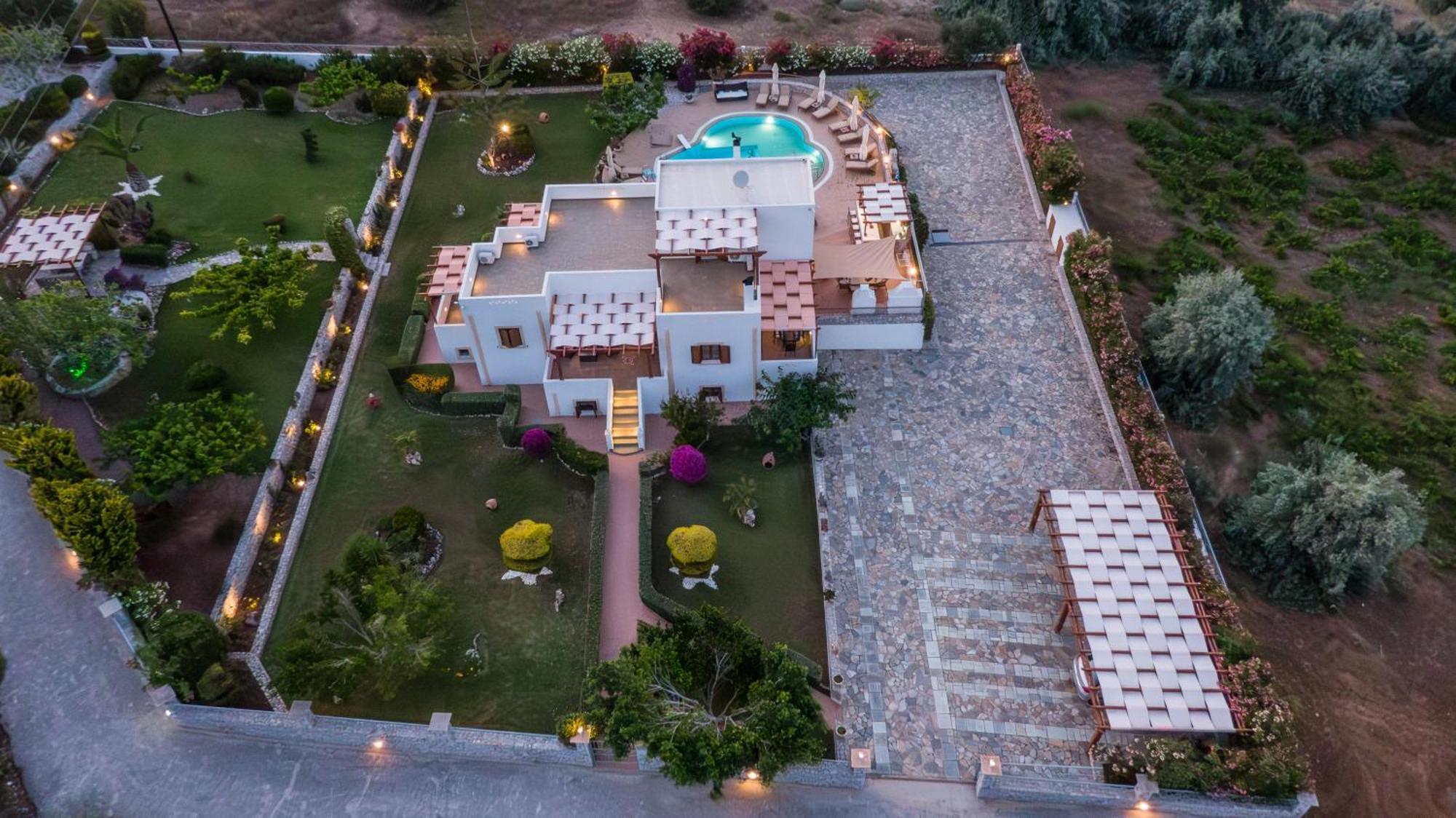 D'amour Villa *