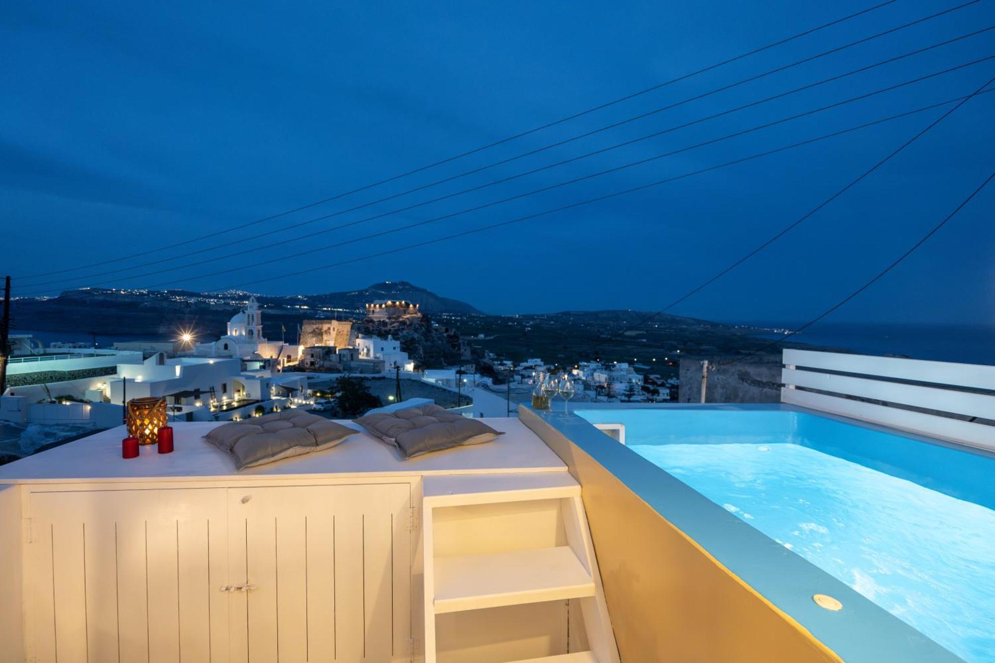 Santorita Suites *