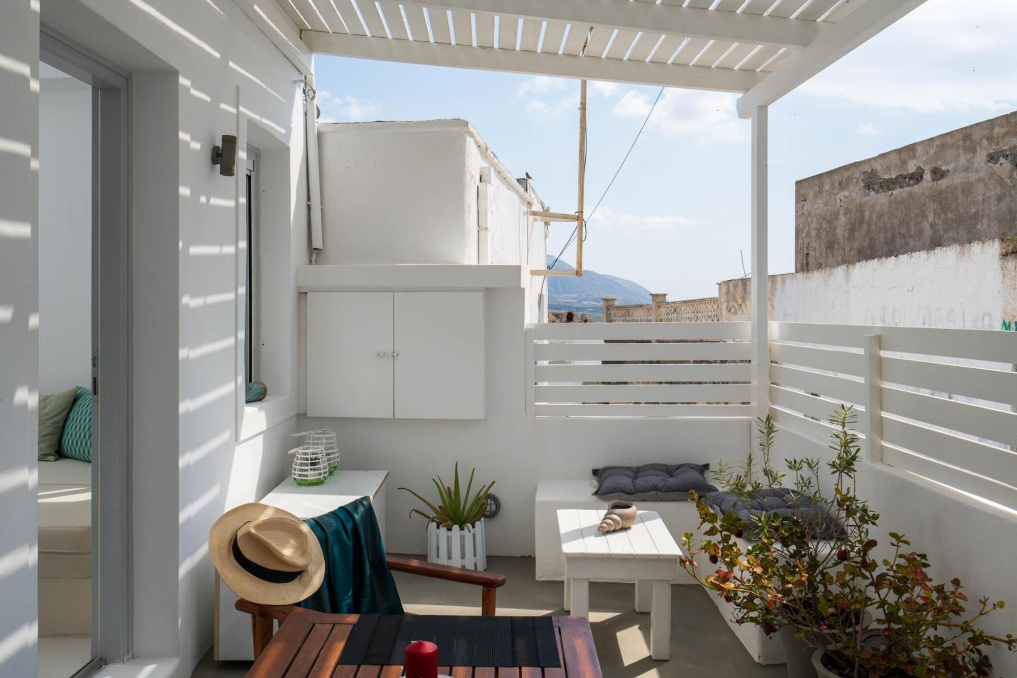 Santorita Suites Hotel *