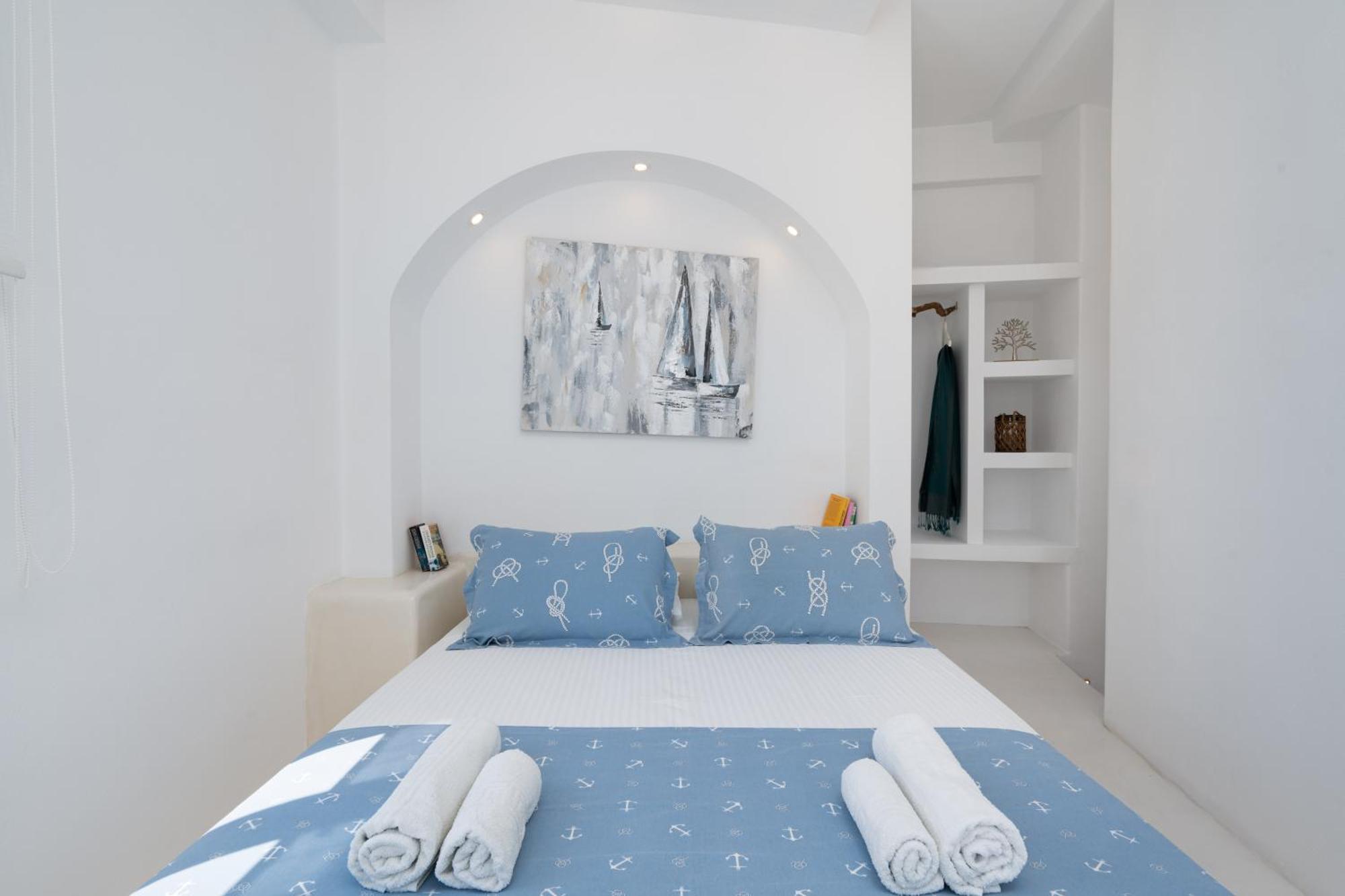 Santorita Suites *