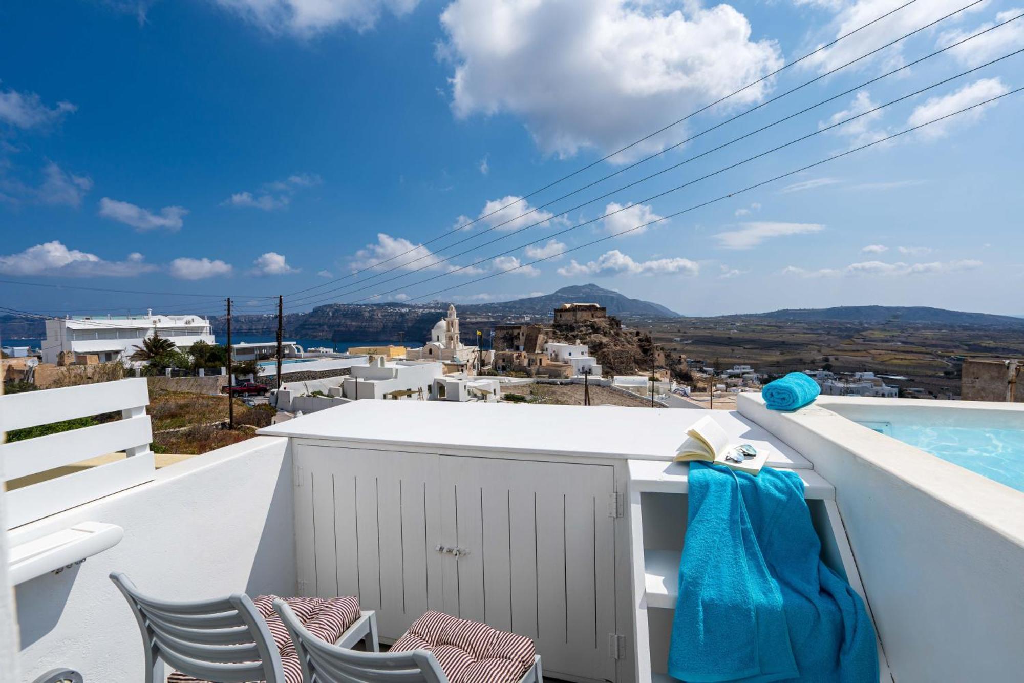 Santorita Suites *