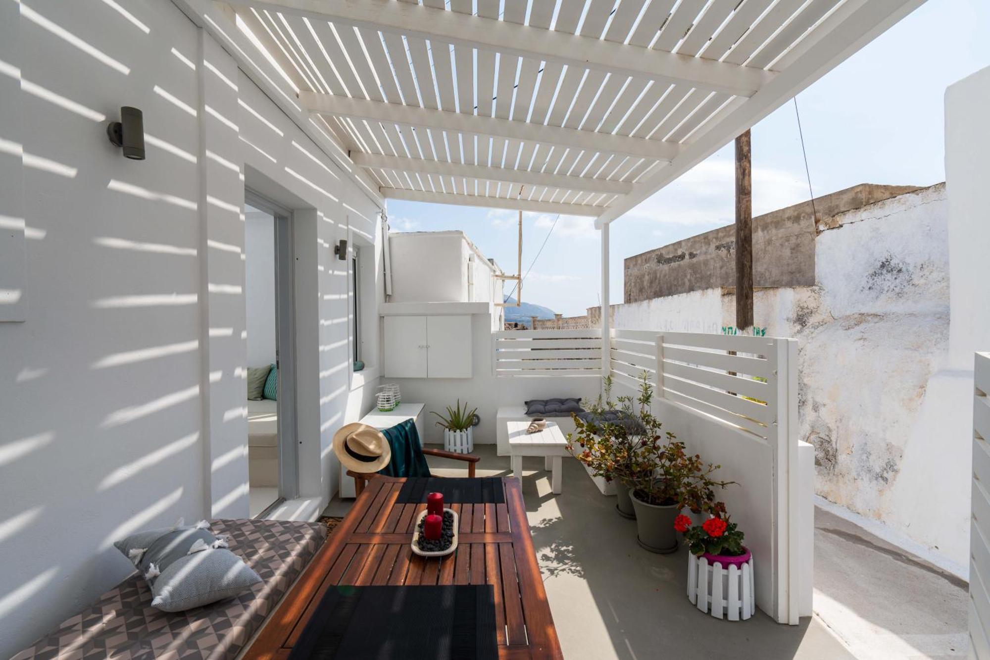 Santorita Suites Hotel *