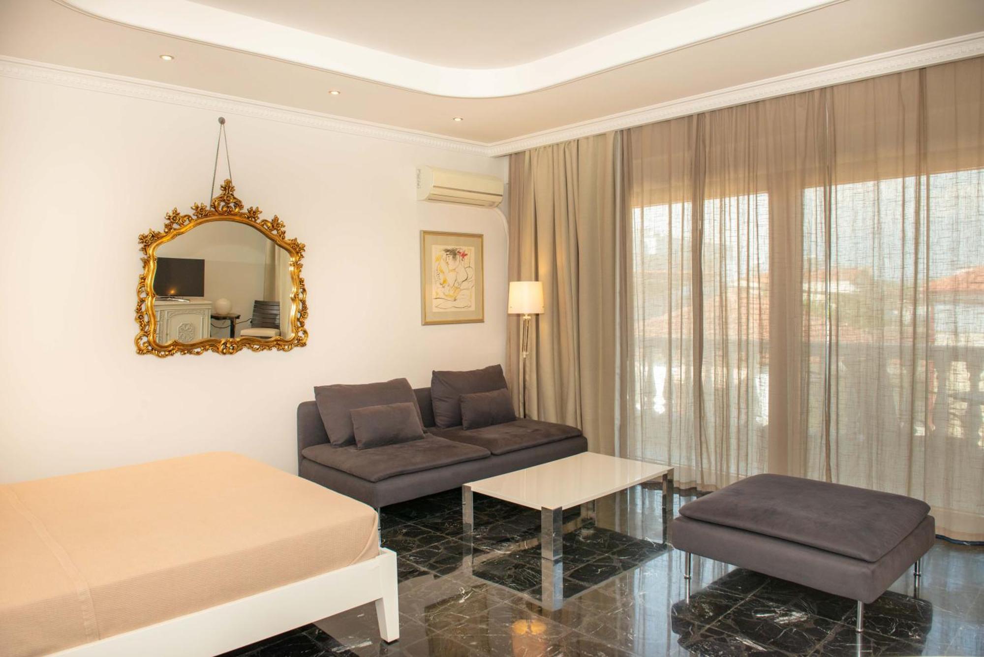 Apartment Chic *