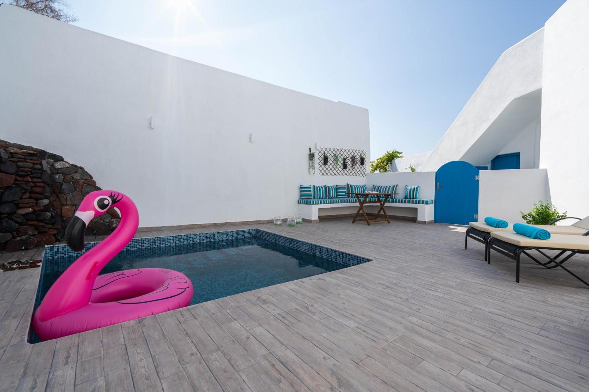 Santorita Suites *