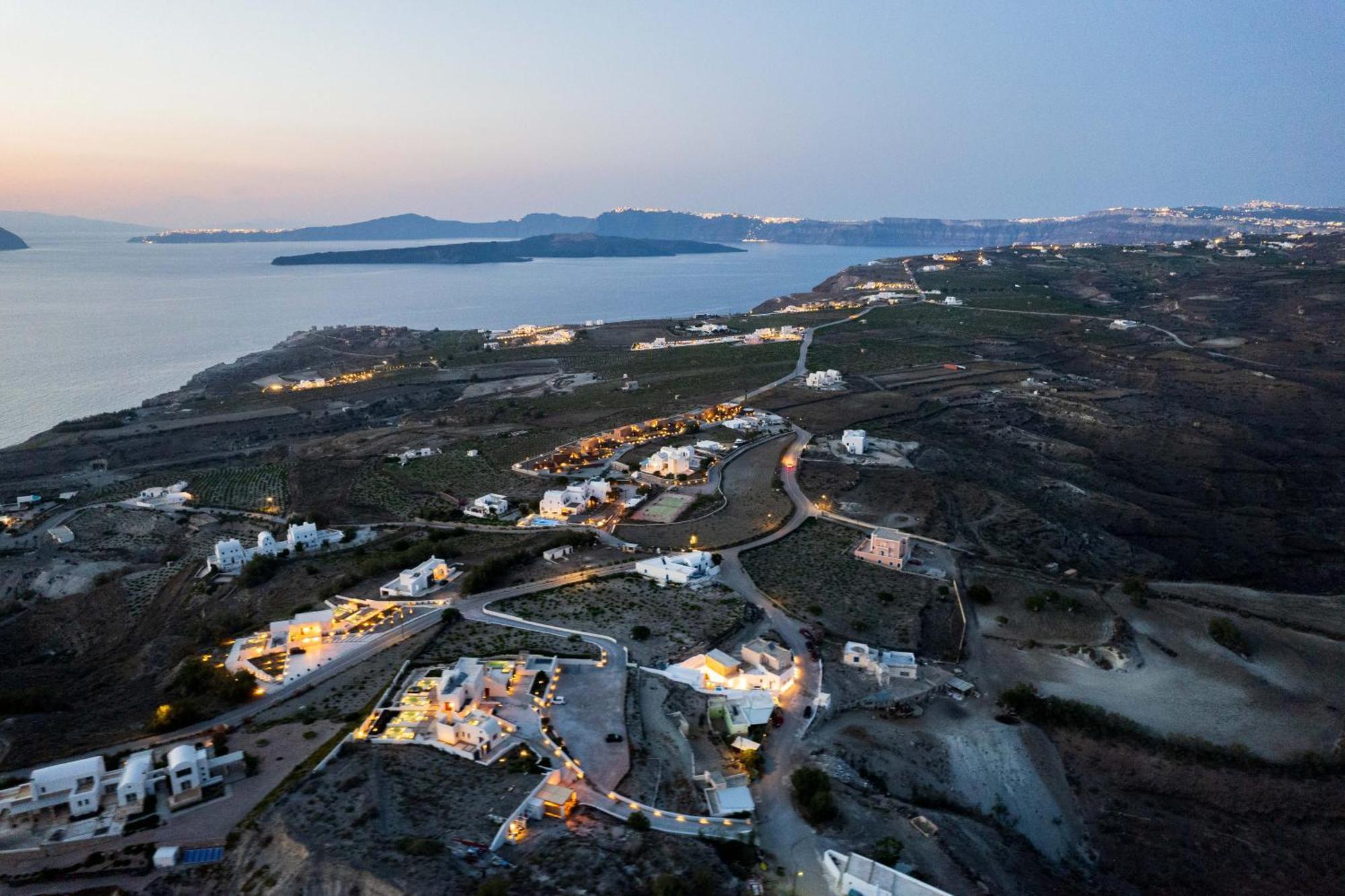 Santorita Suites