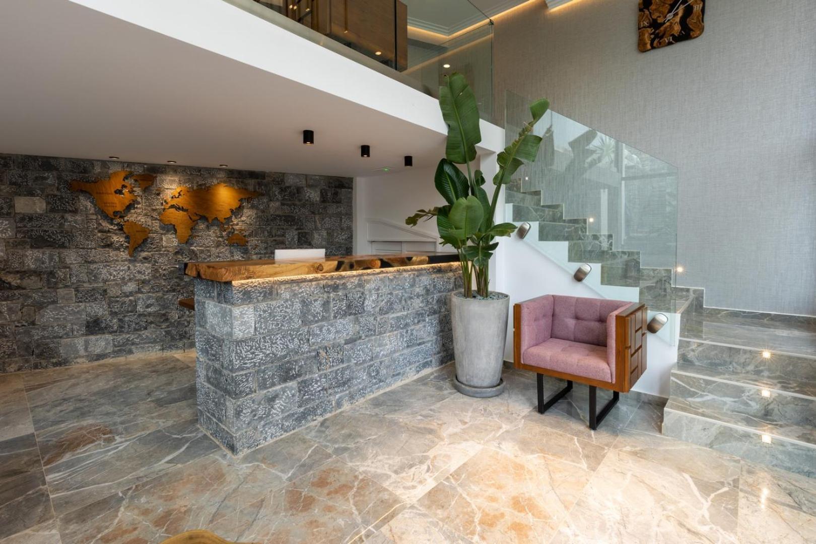 Walk Luxury Aparthotel *