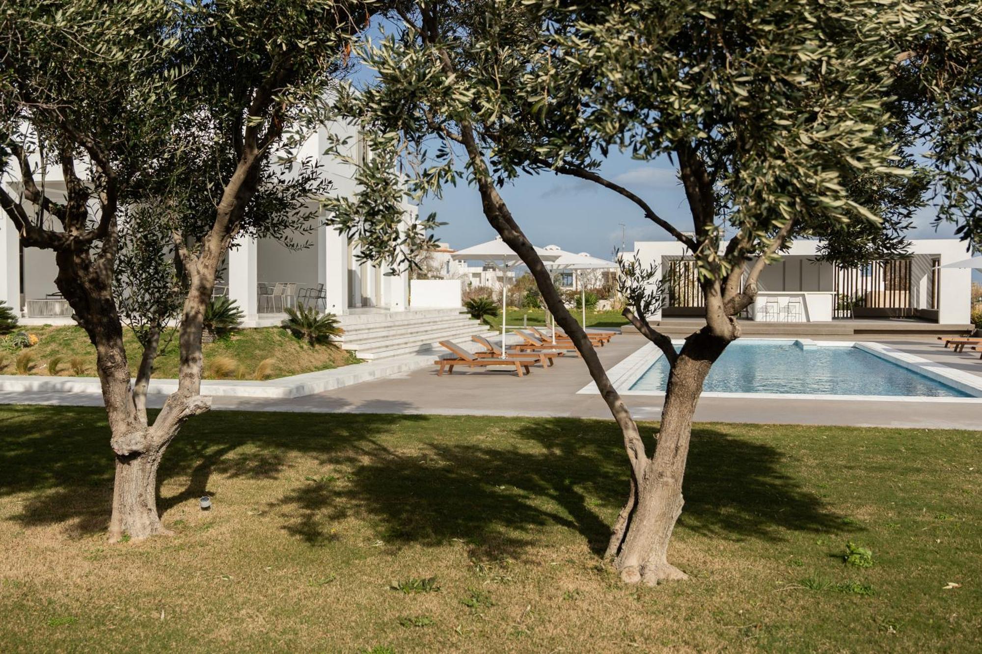 Tzanis Hotel