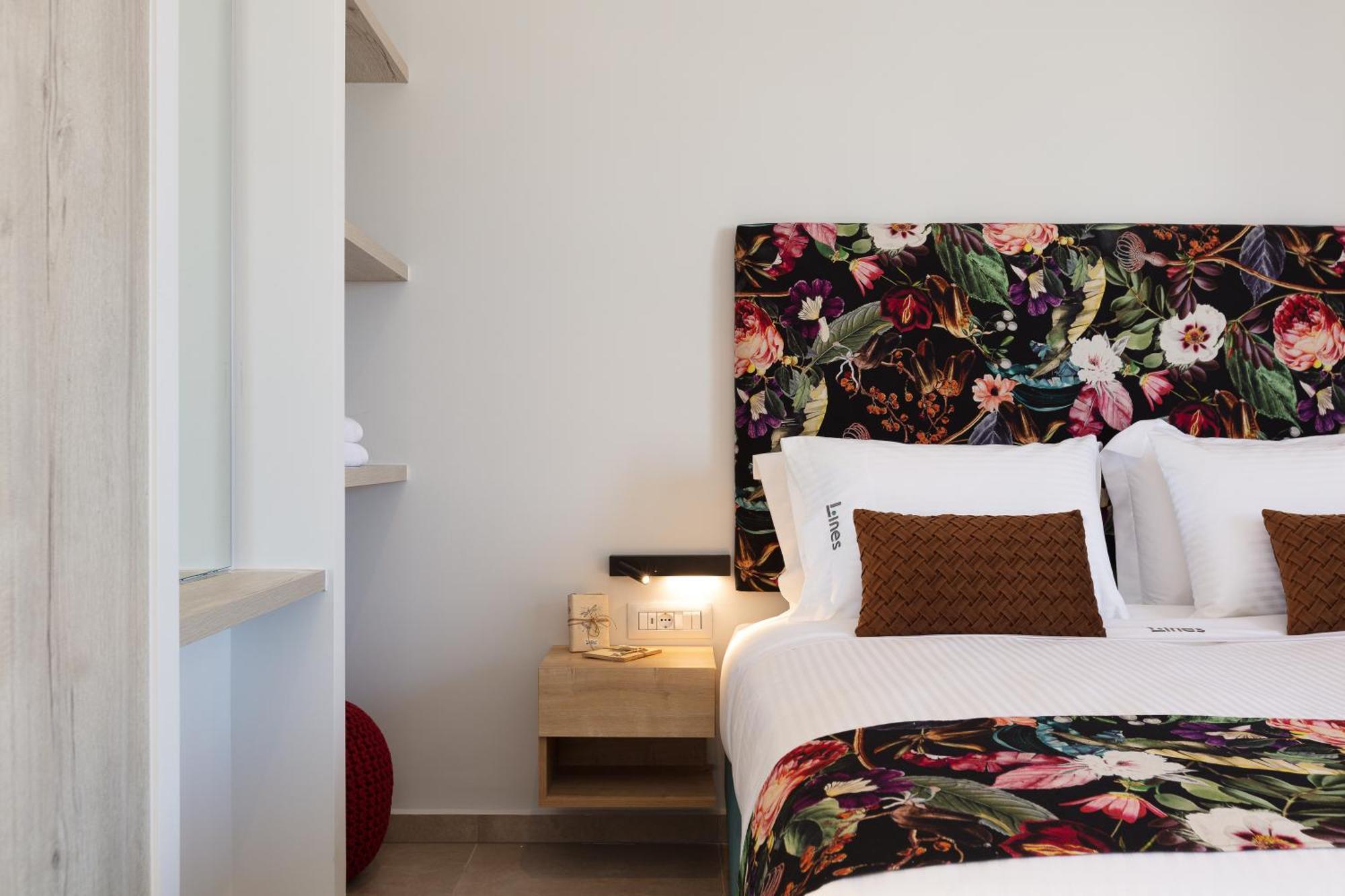 Lines Concept Hotel 3*