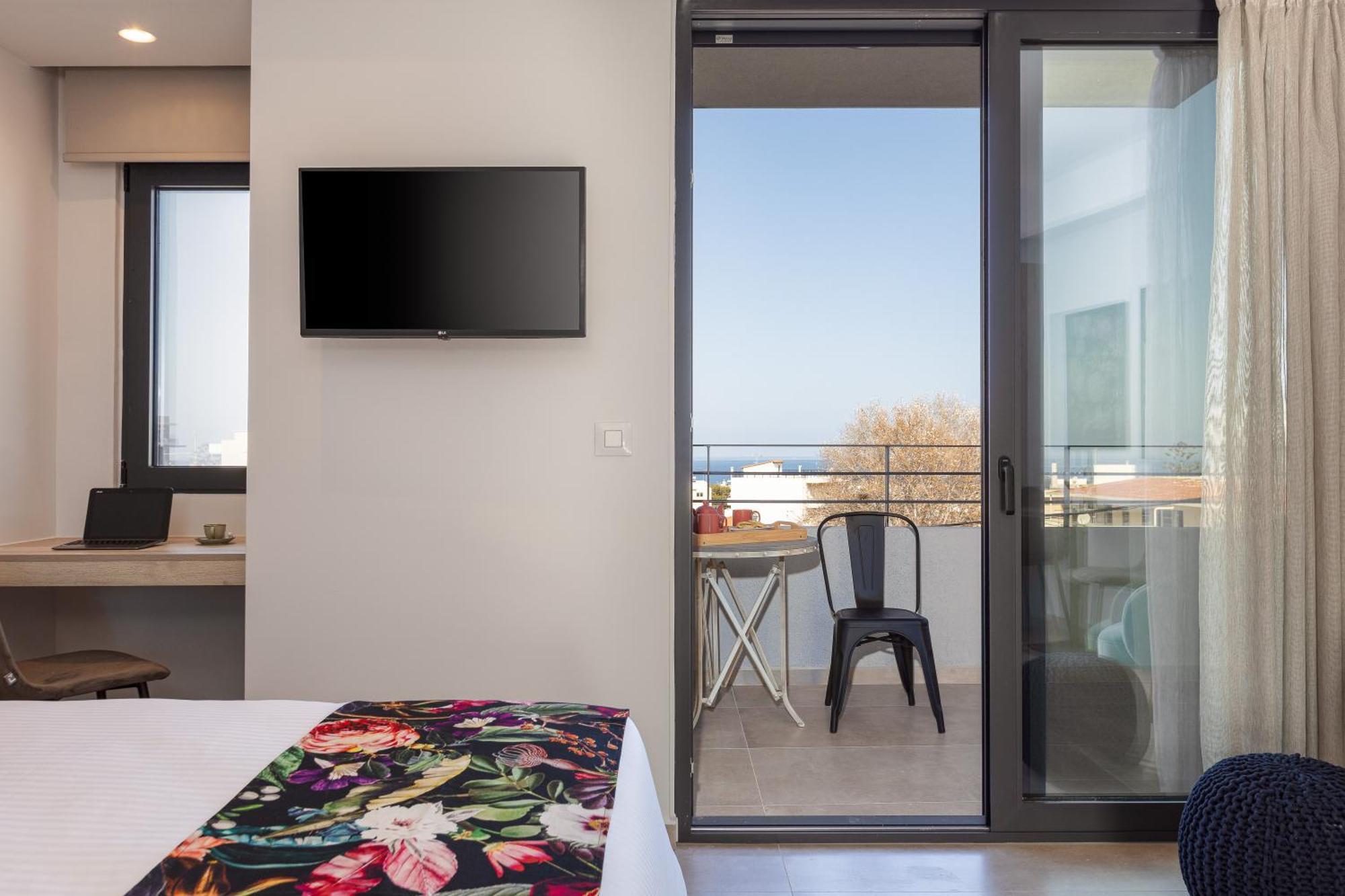 Lines Concept Hotel 3*