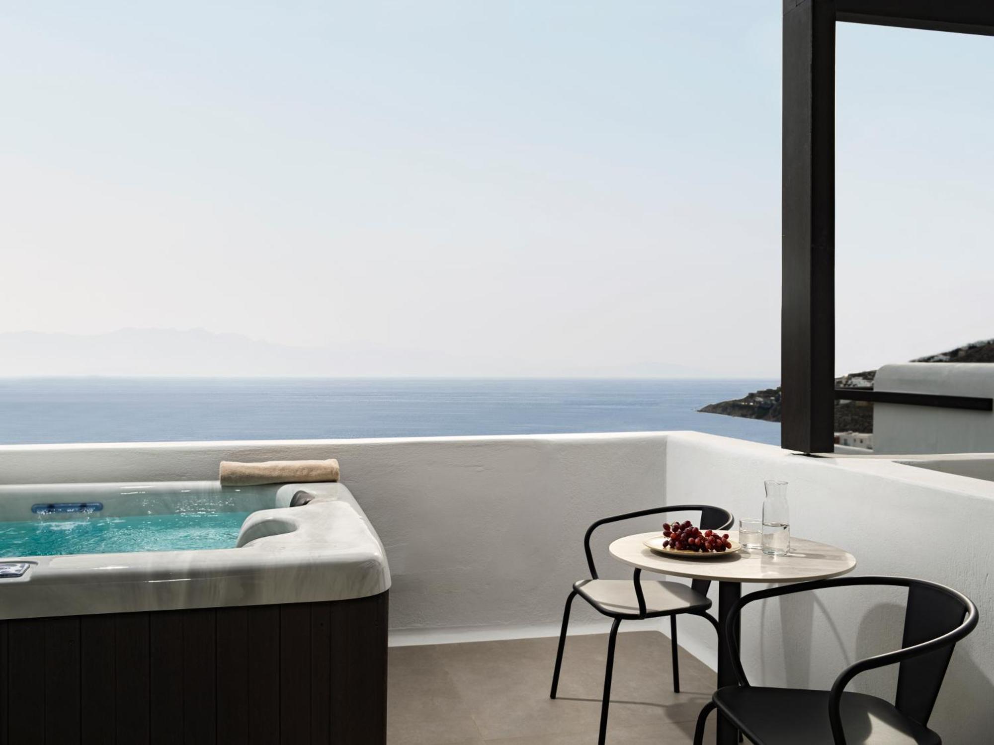 Ezio Bo Luxury Living Hotel 3*