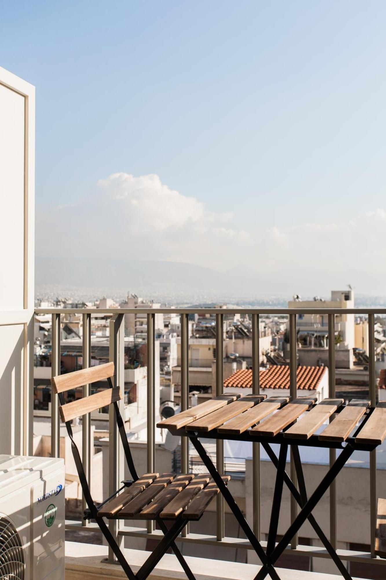 Wyz Aparthotel Piraeus