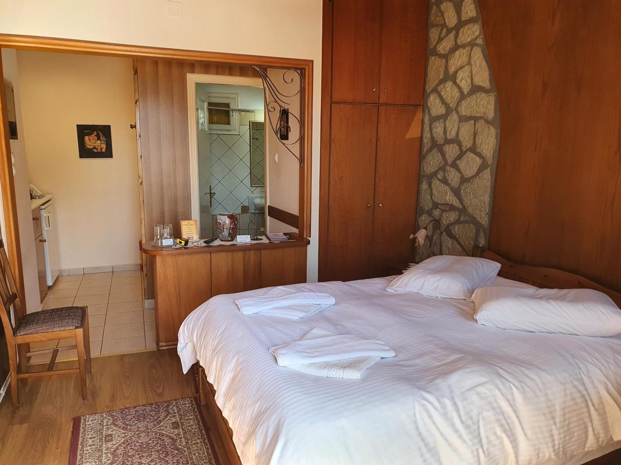 Semeli Guest house *