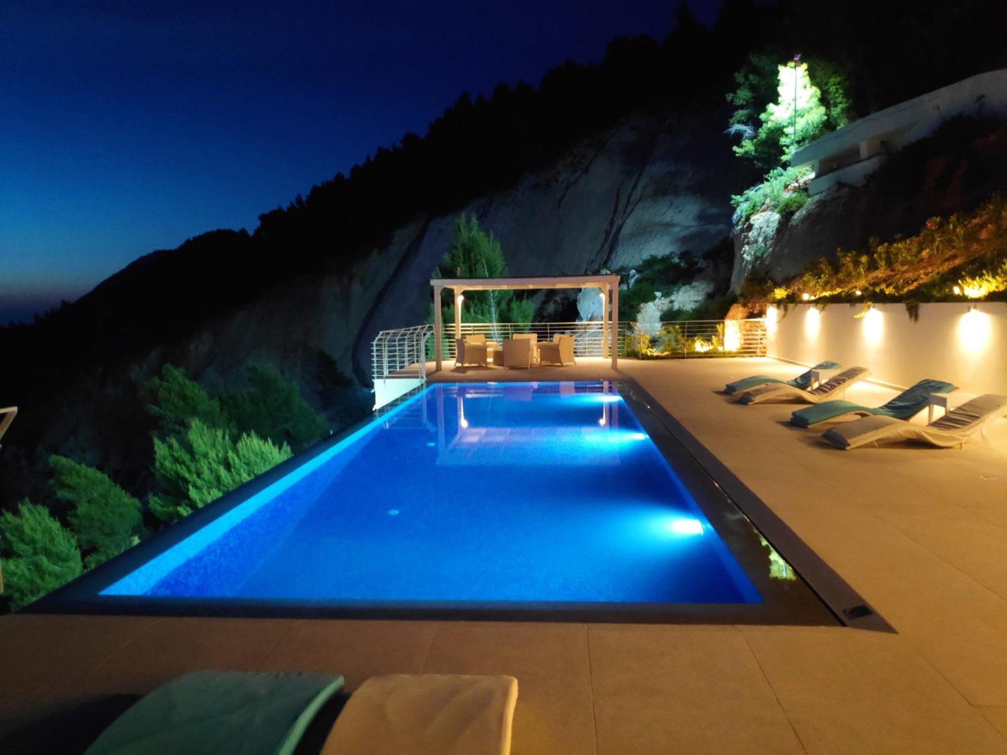 Okeanos Luxury -