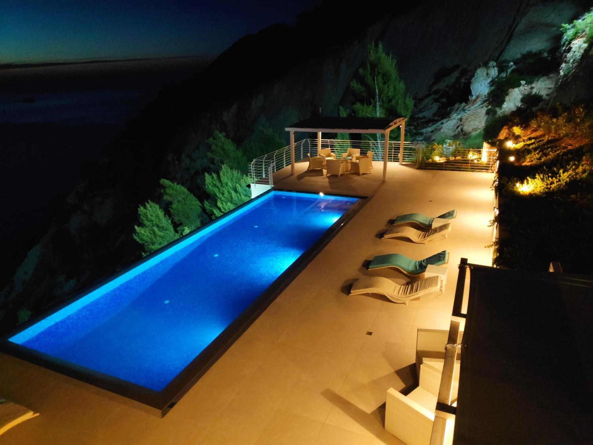 Okeanos Luxury - Villa *