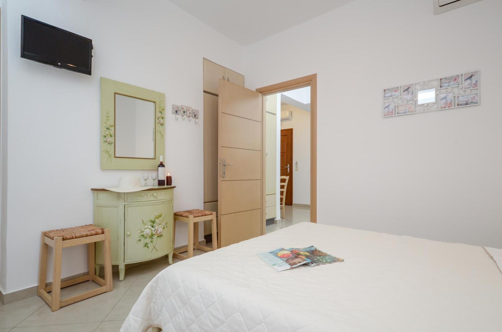 Mateus 2 Plaka (Naxos)
