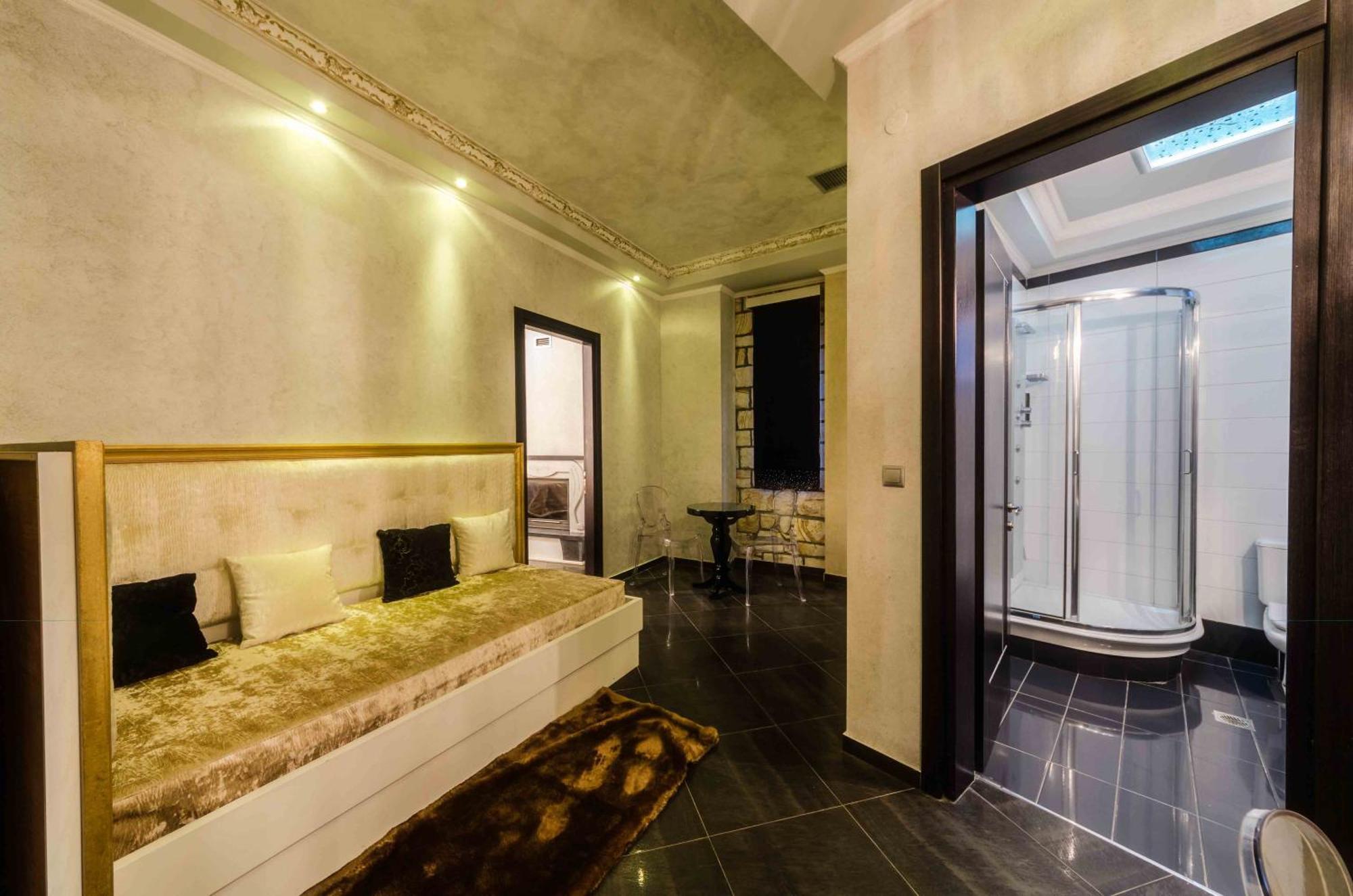 Chateau Rond Boutique & Loutraki (Pella)
