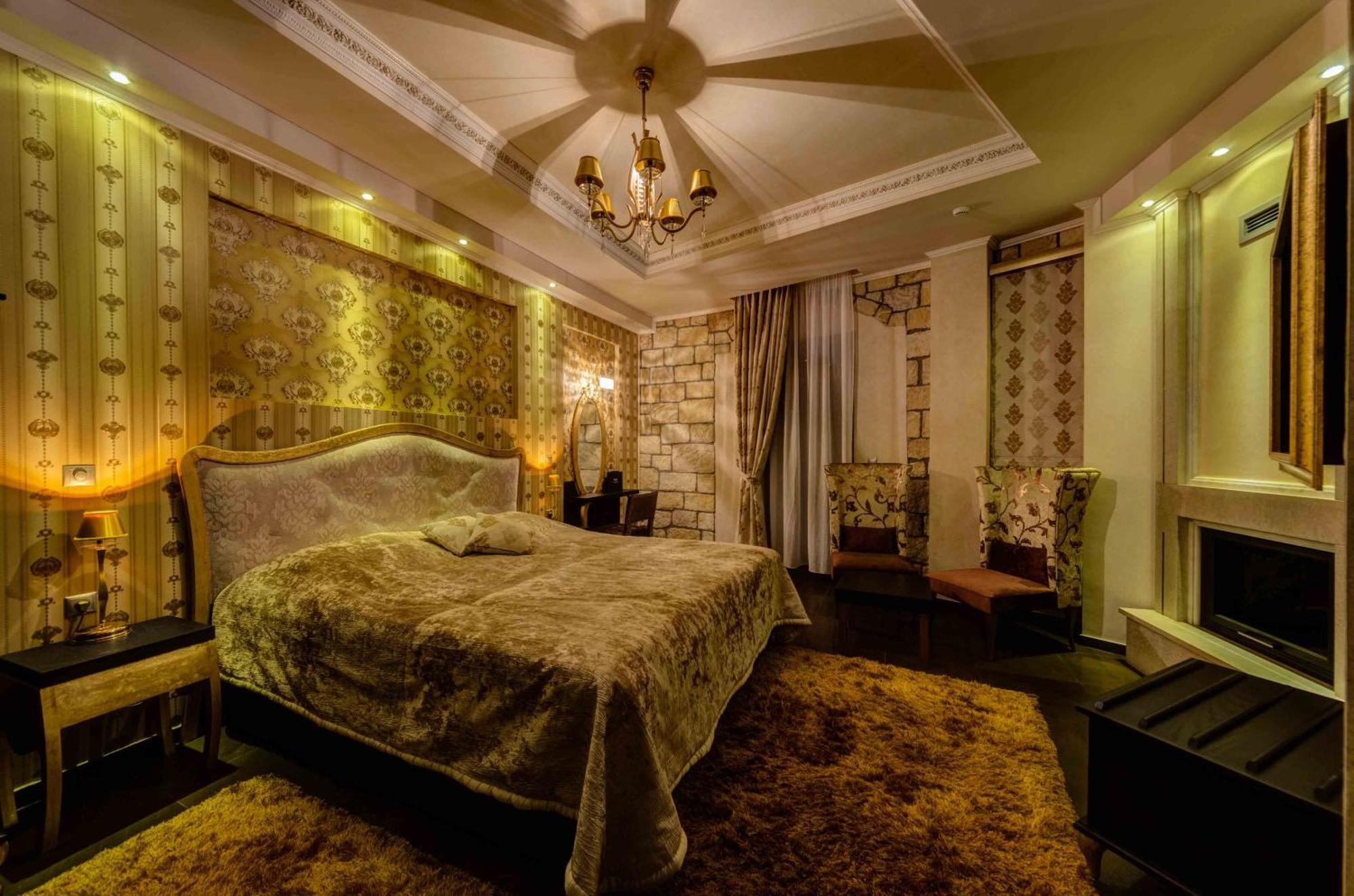 Chateau Rond Boutique &