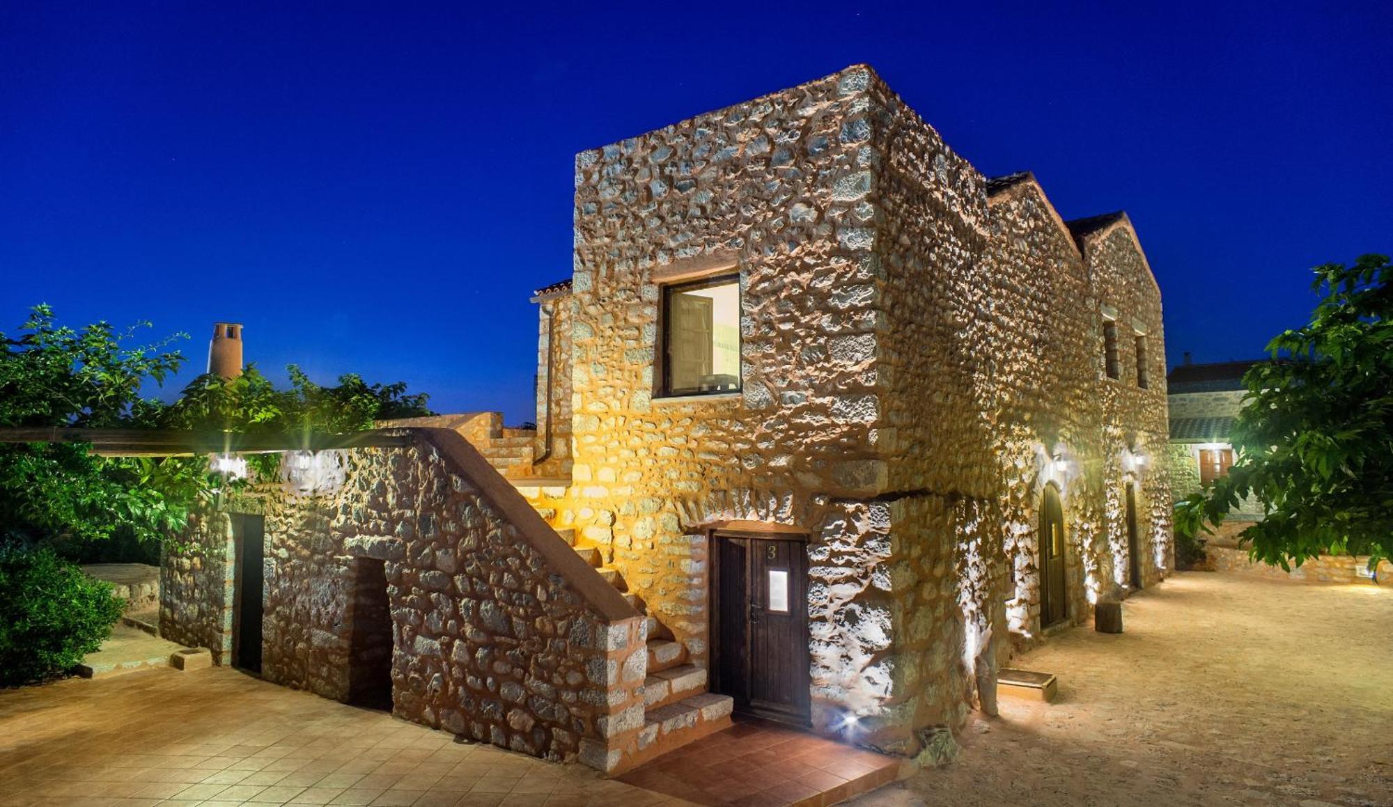Toxotis Aparthotel Pyrgos Dirou