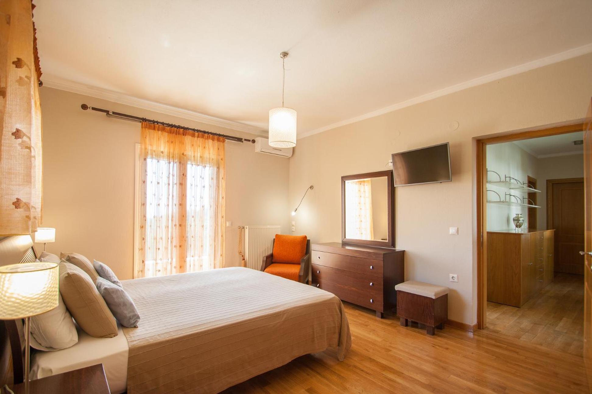 Villa Sunny Skiathos Town