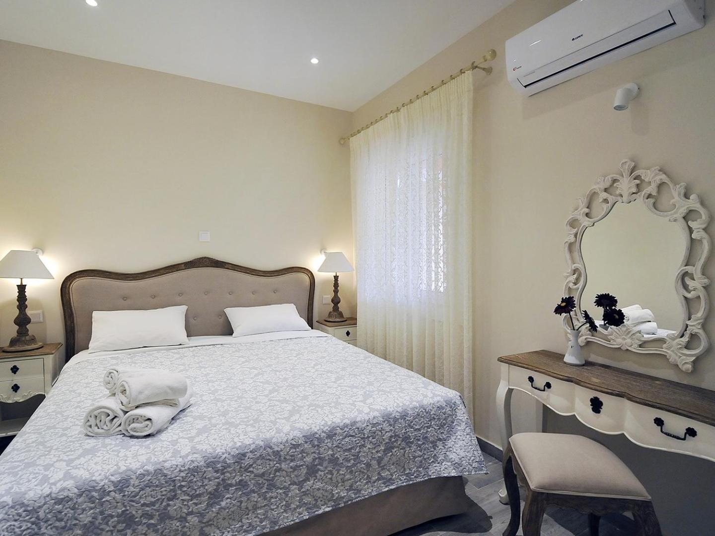 Apartment Pyramid Agios Spyridon (Corfu)