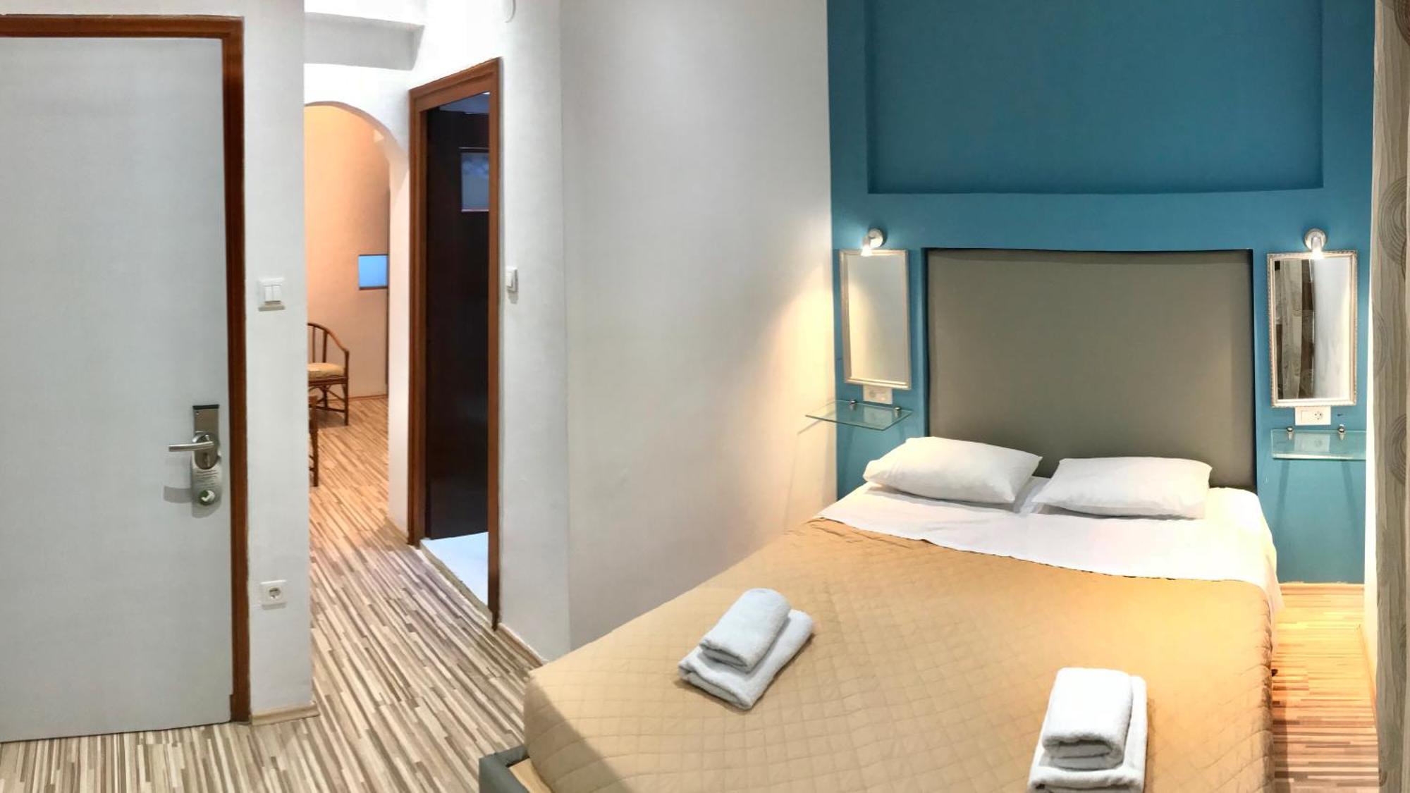 Atlantis Hotel *