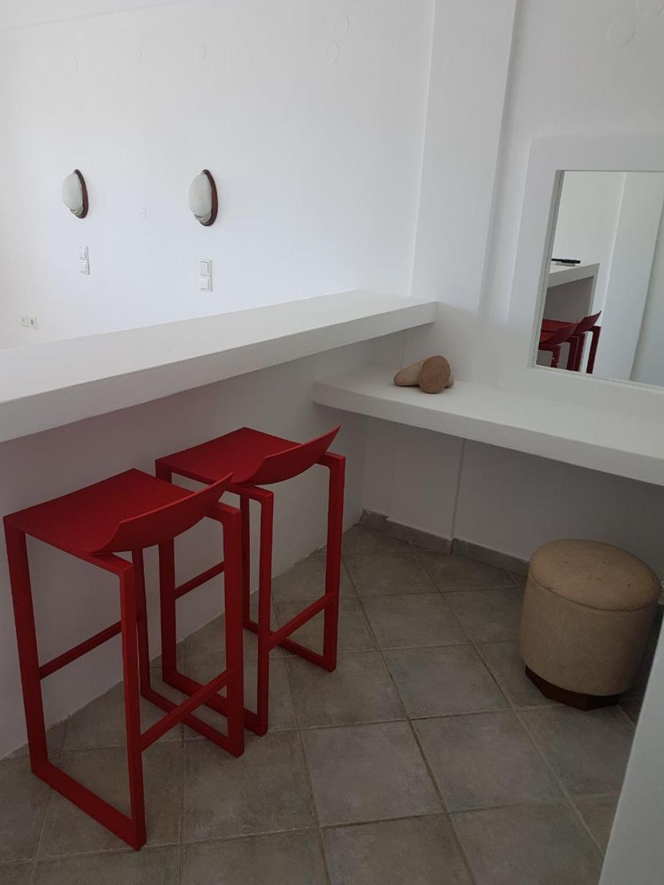 Lagada 2* Adamantas (Milos)