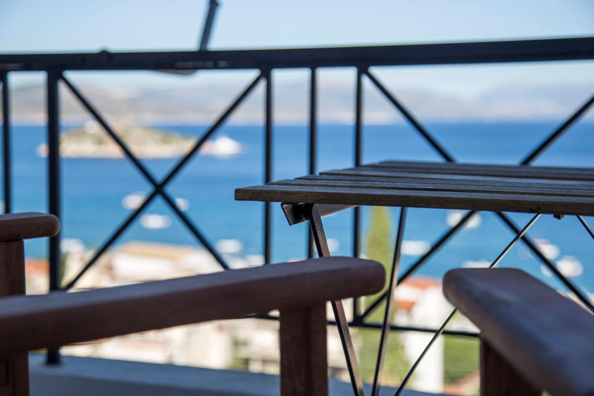 Sea View * Tolo