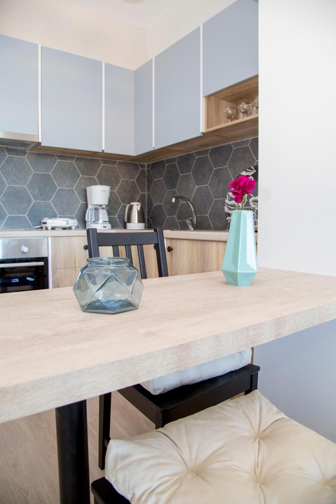 Sea View Apartment *