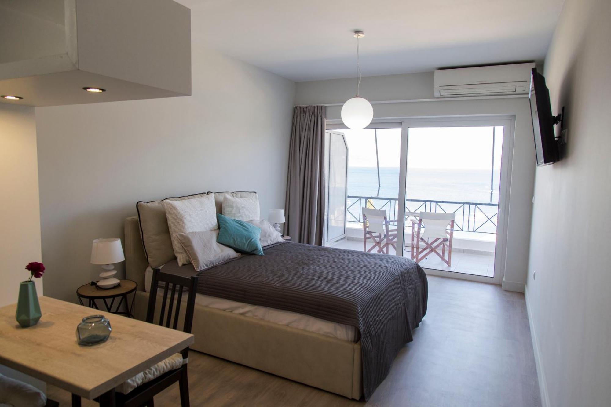 Sea View Apartment *
