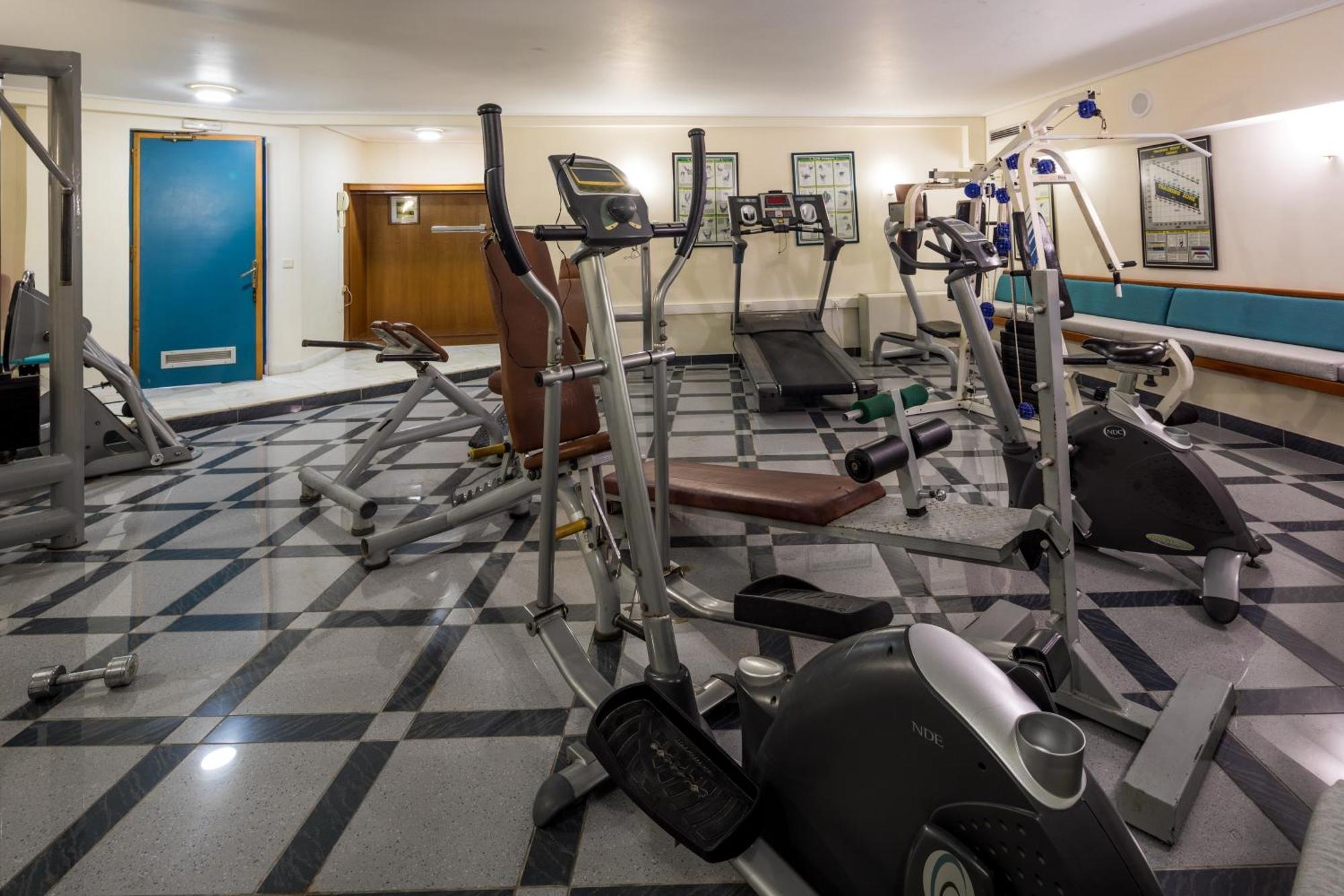 Aparthotel Chrispy Resort, Agia Marina (Crete)