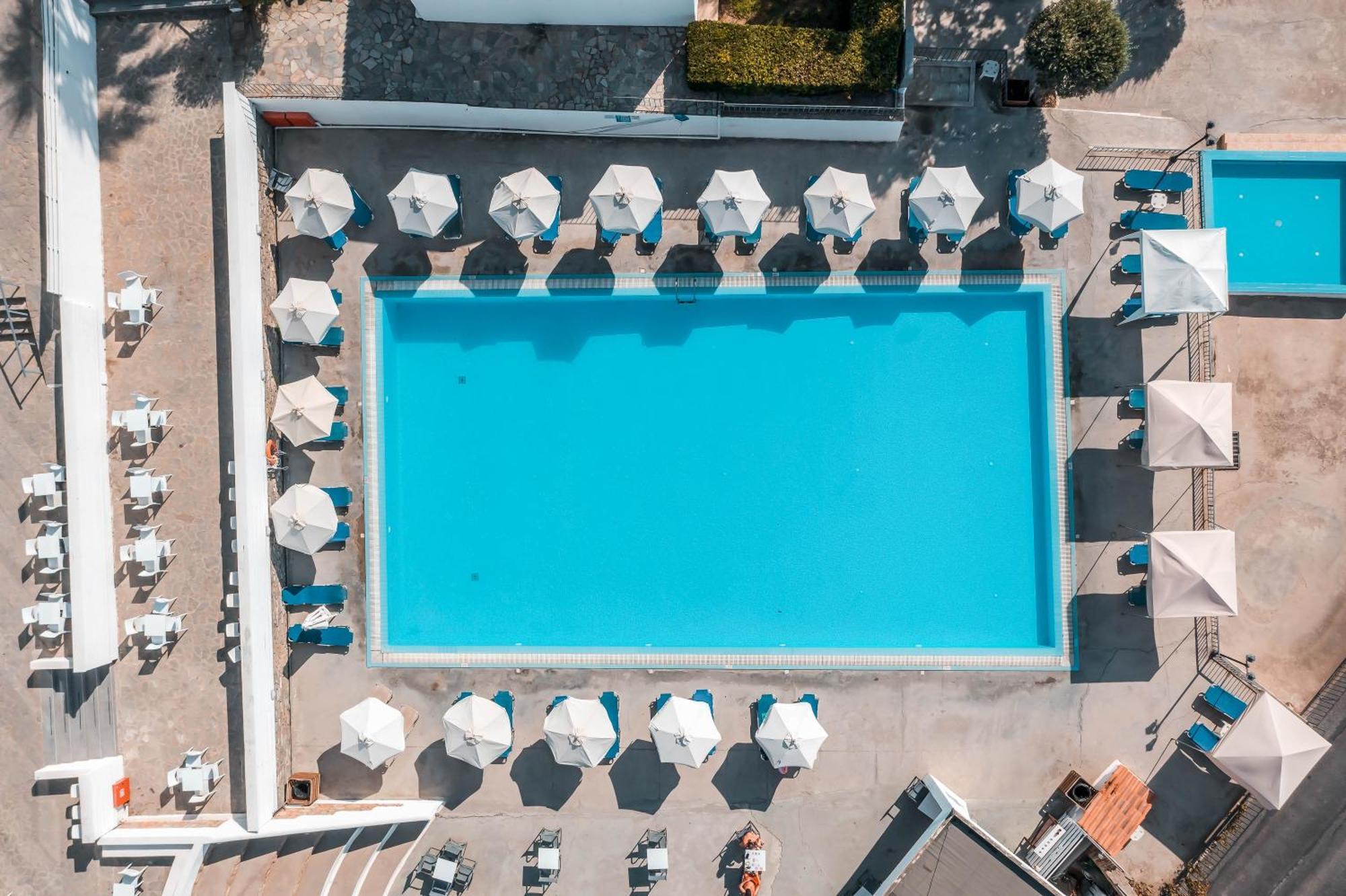 Aiora Hotel