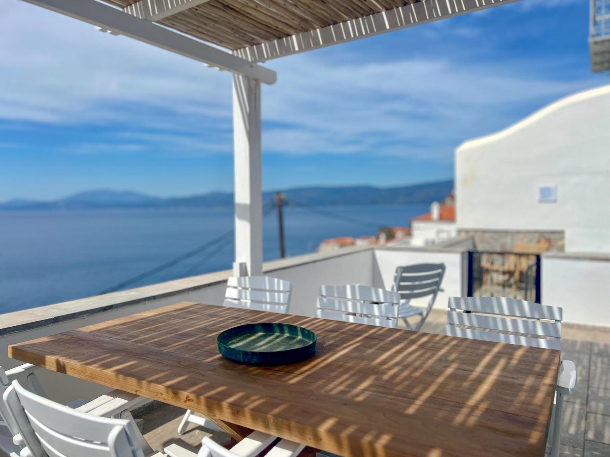 Sunset Hydra Villa *