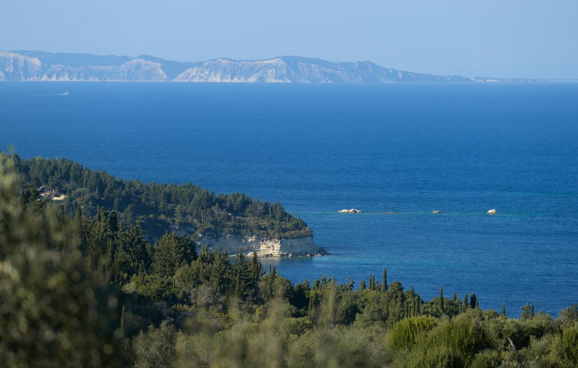 Bougarini Haven Family Rock Pool Oasis Villa Ieromonachos