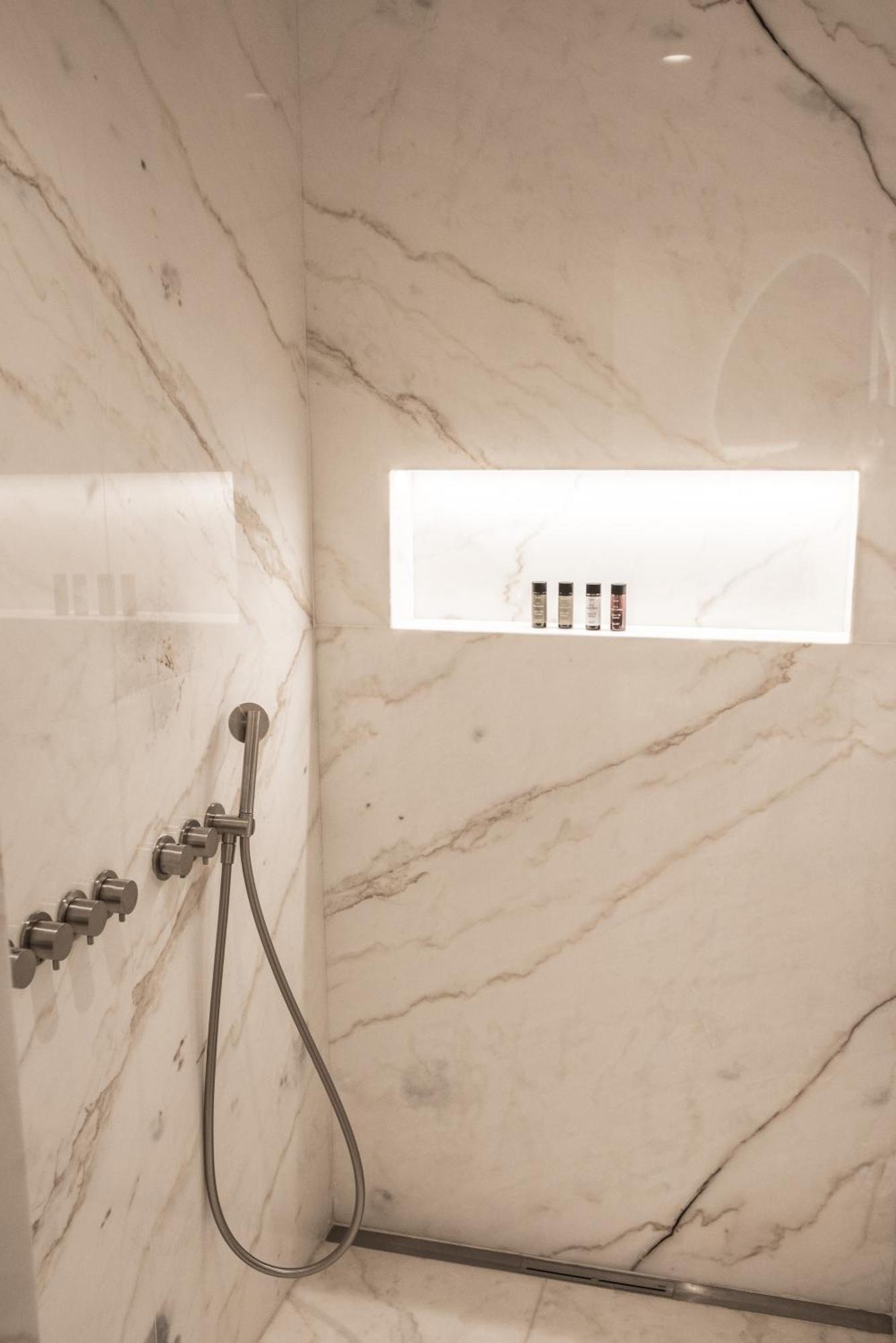 νumi Boutique Hotel