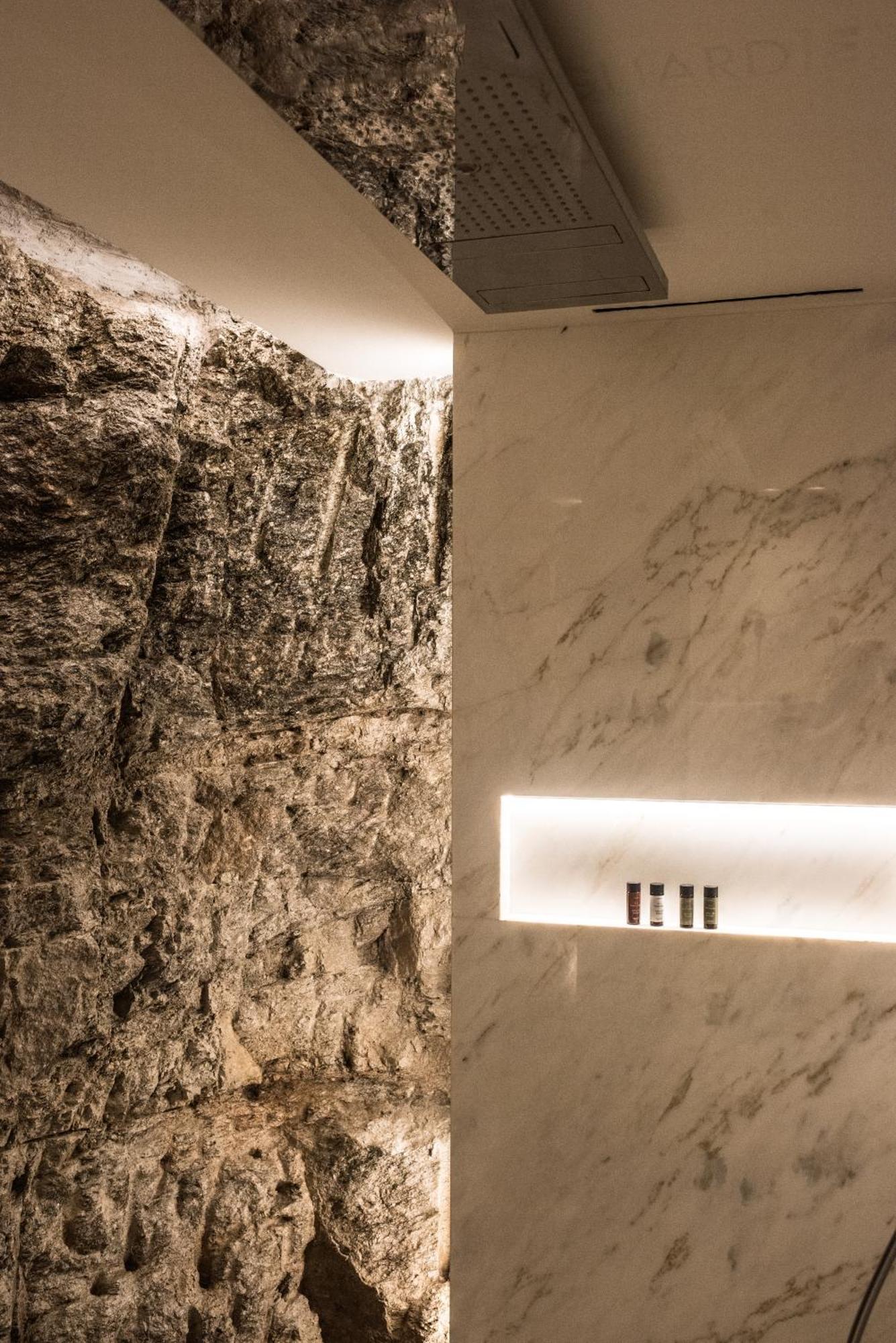 νumi Boutique Hotel