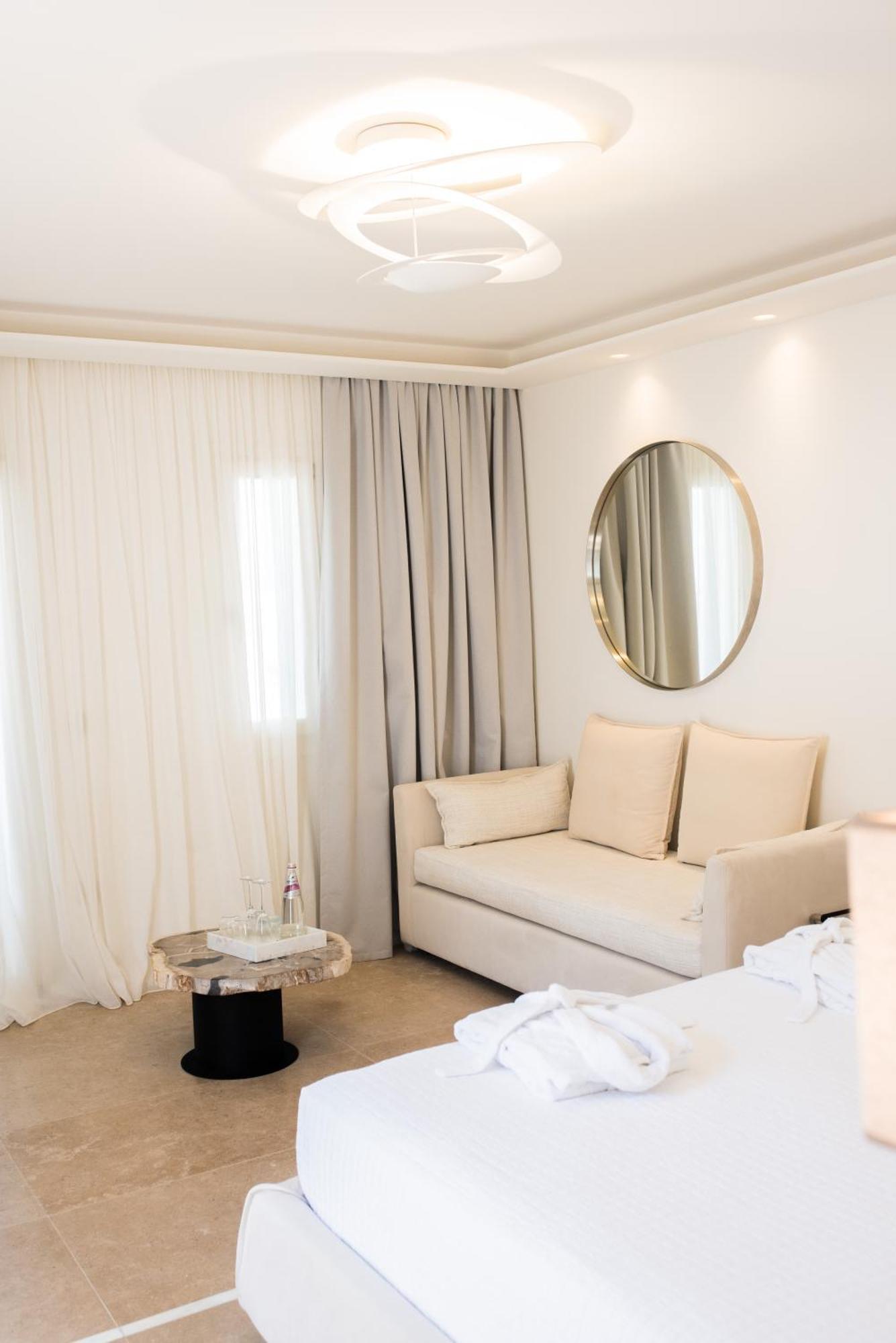νumi Boutique Hotel