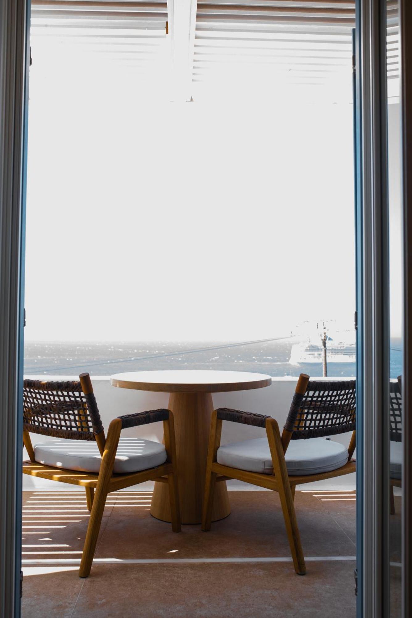νumi Boutique Mykonos Town
